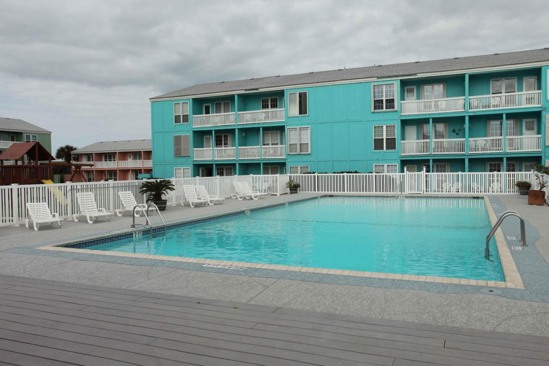 Executive Keys Condominiums on the Beach photo 14