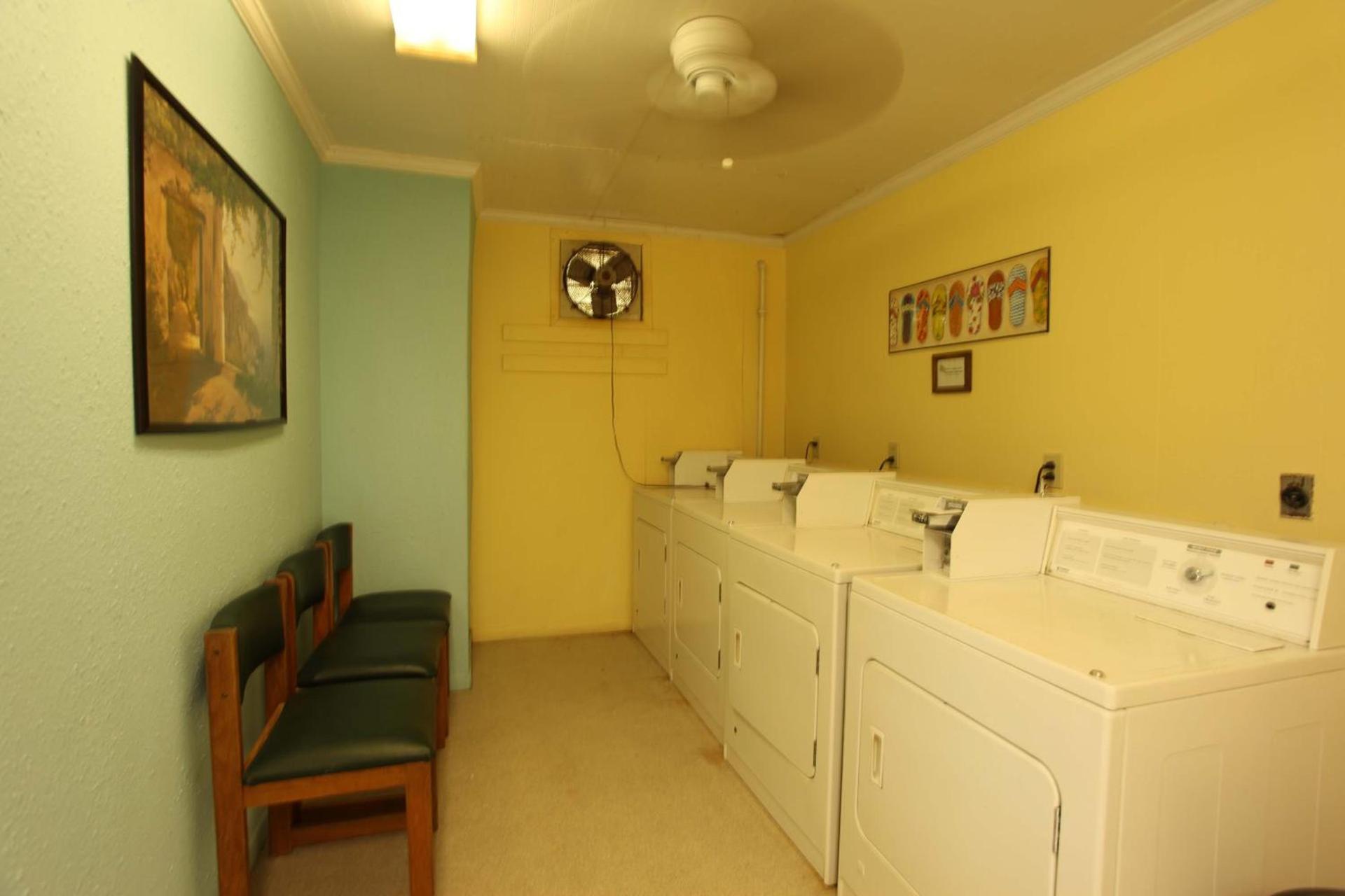 Executive Keys Condominiums on the Beach photo 17