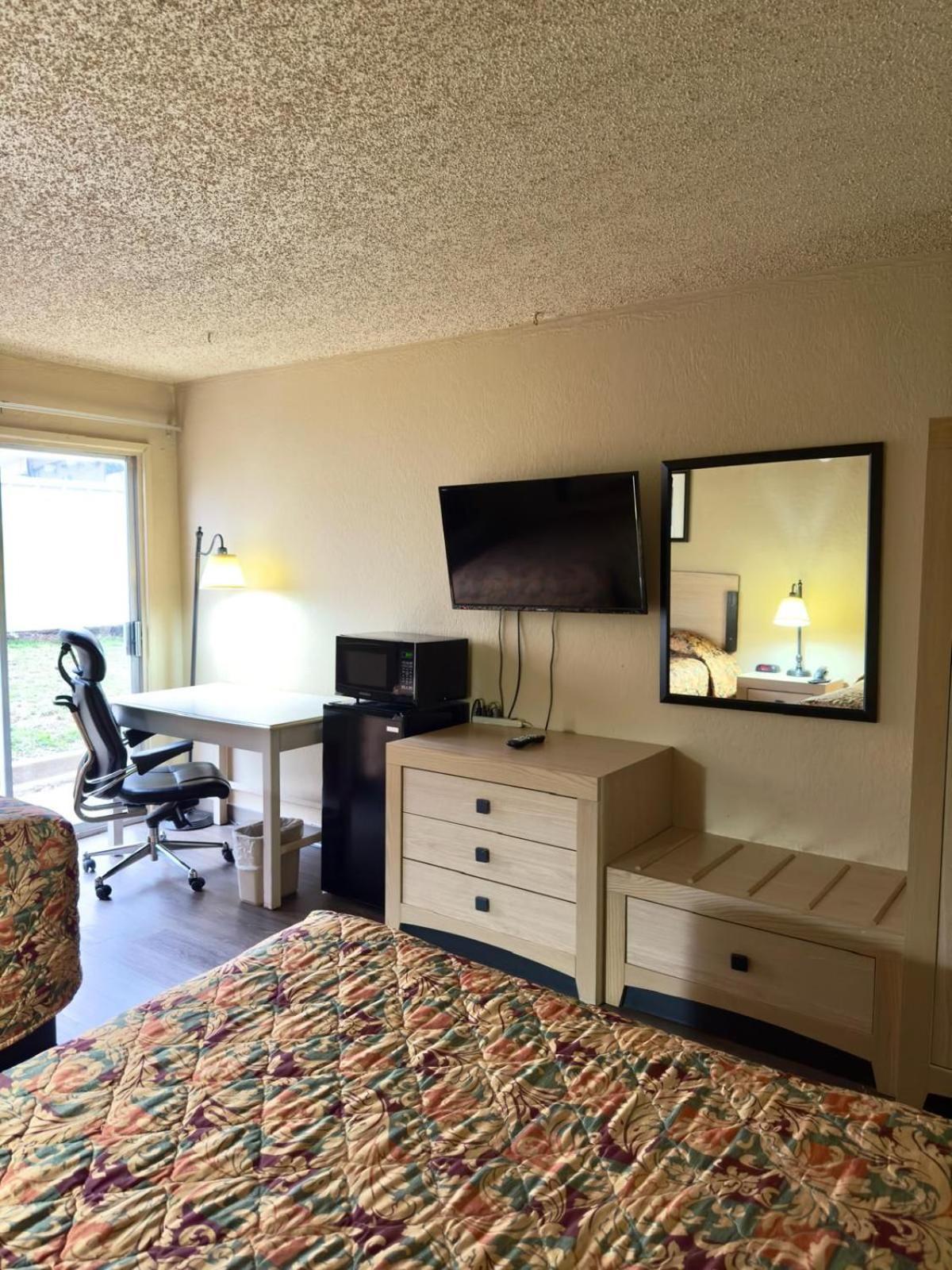 American Inn & RV Park photo 15
