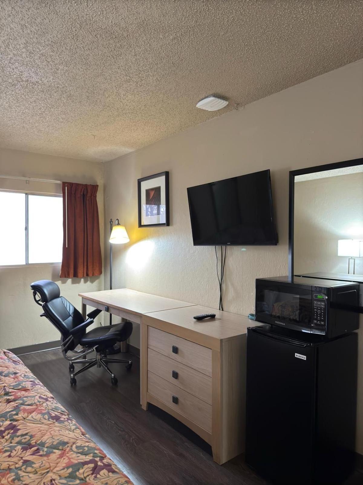 American Inn & RV Park photo 8