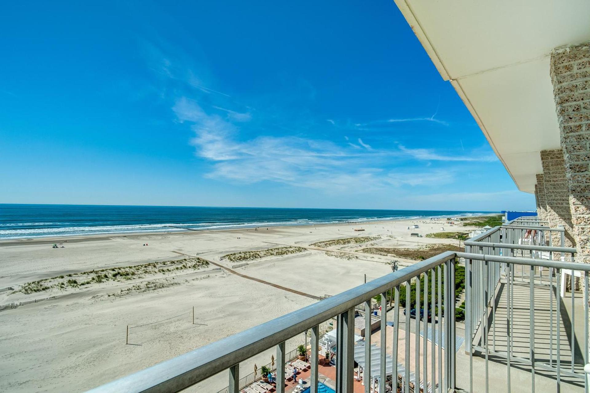 Reges Oceanfront Resort photo 7