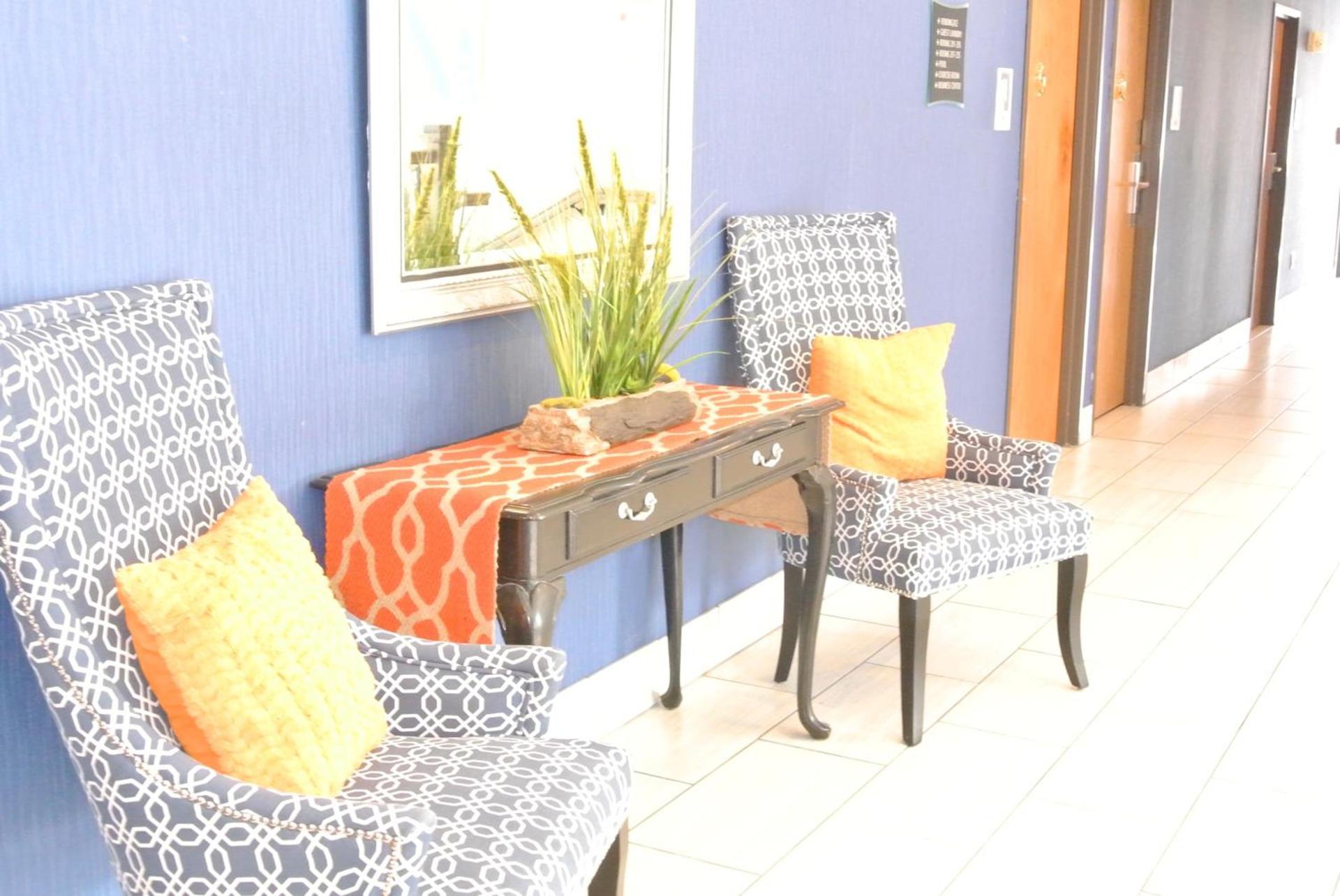 Guesthouse Inn & Suites Lexington photo 23