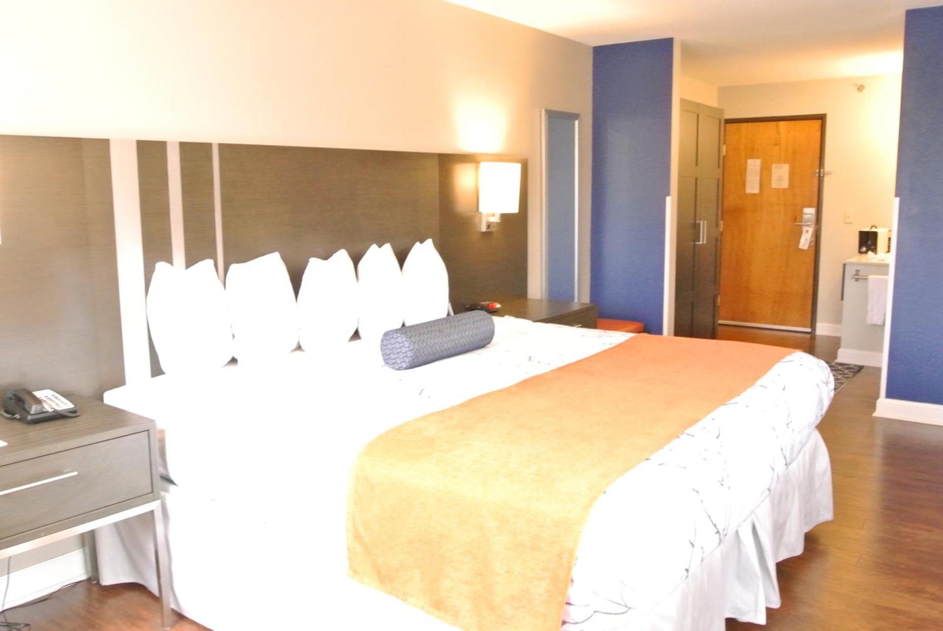 Guesthouse Inn & Suites Lexington photo 27
