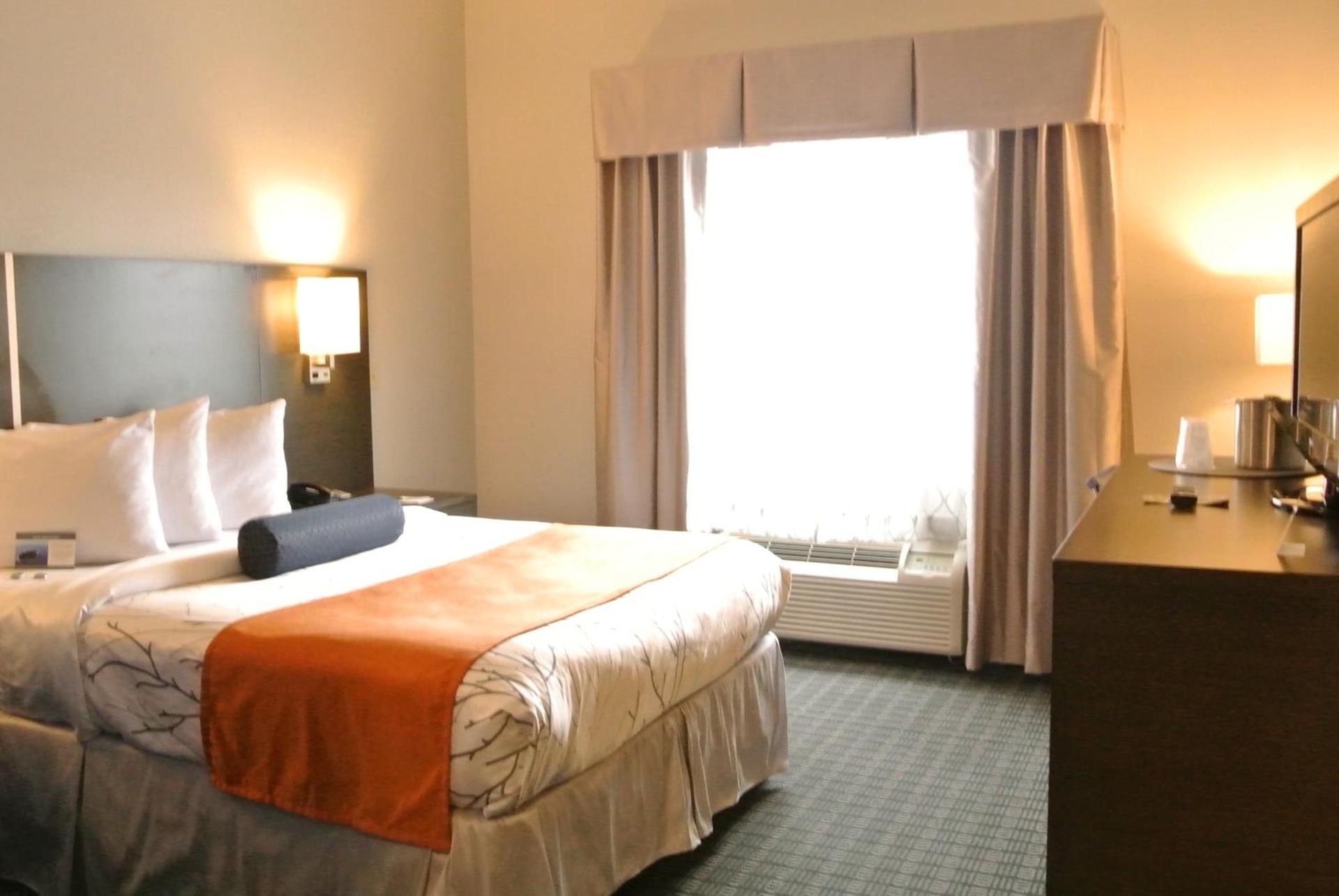Guesthouse Inn & Suites Lexington photo 33