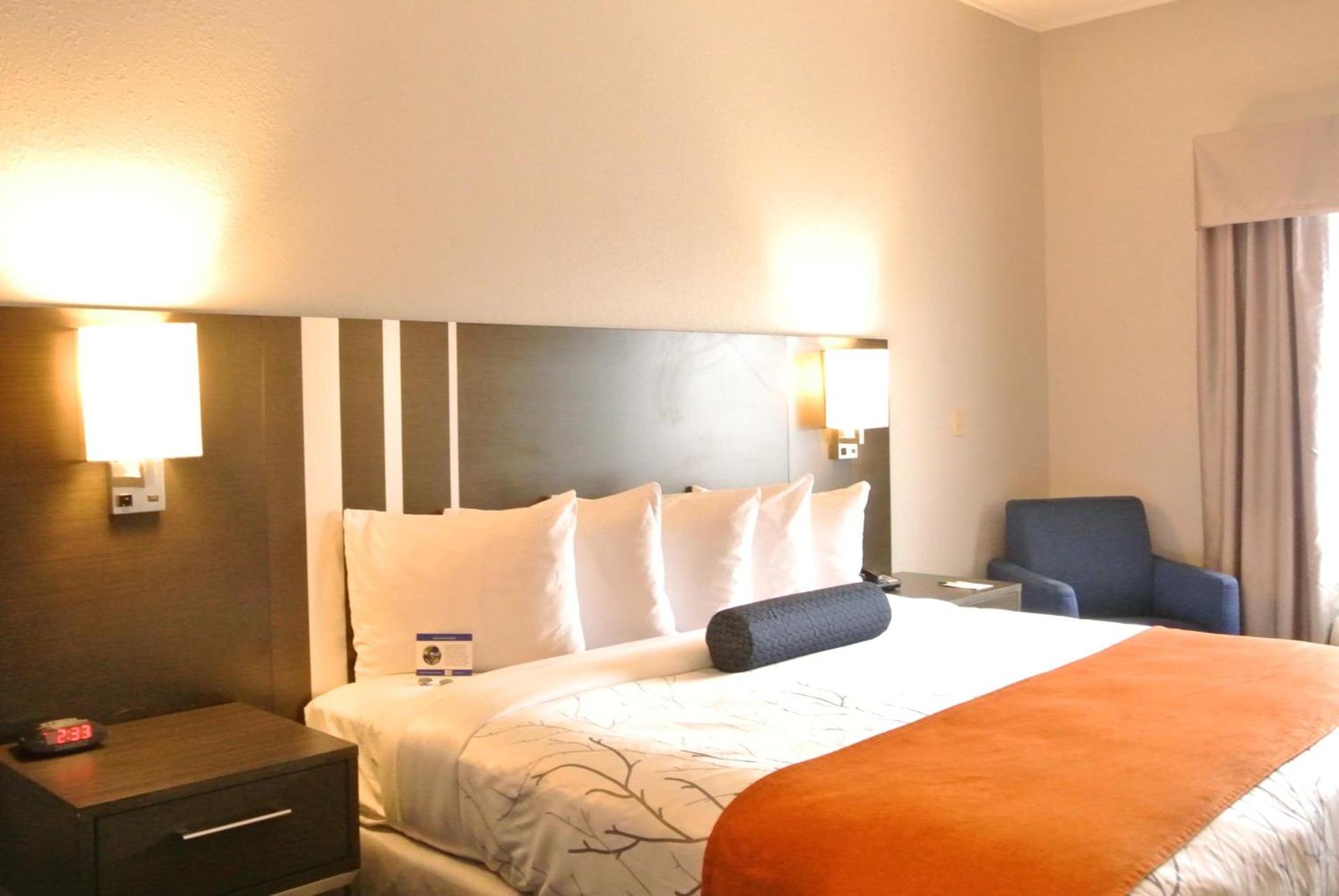 Guesthouse Inn & Suites Lexington photo 39