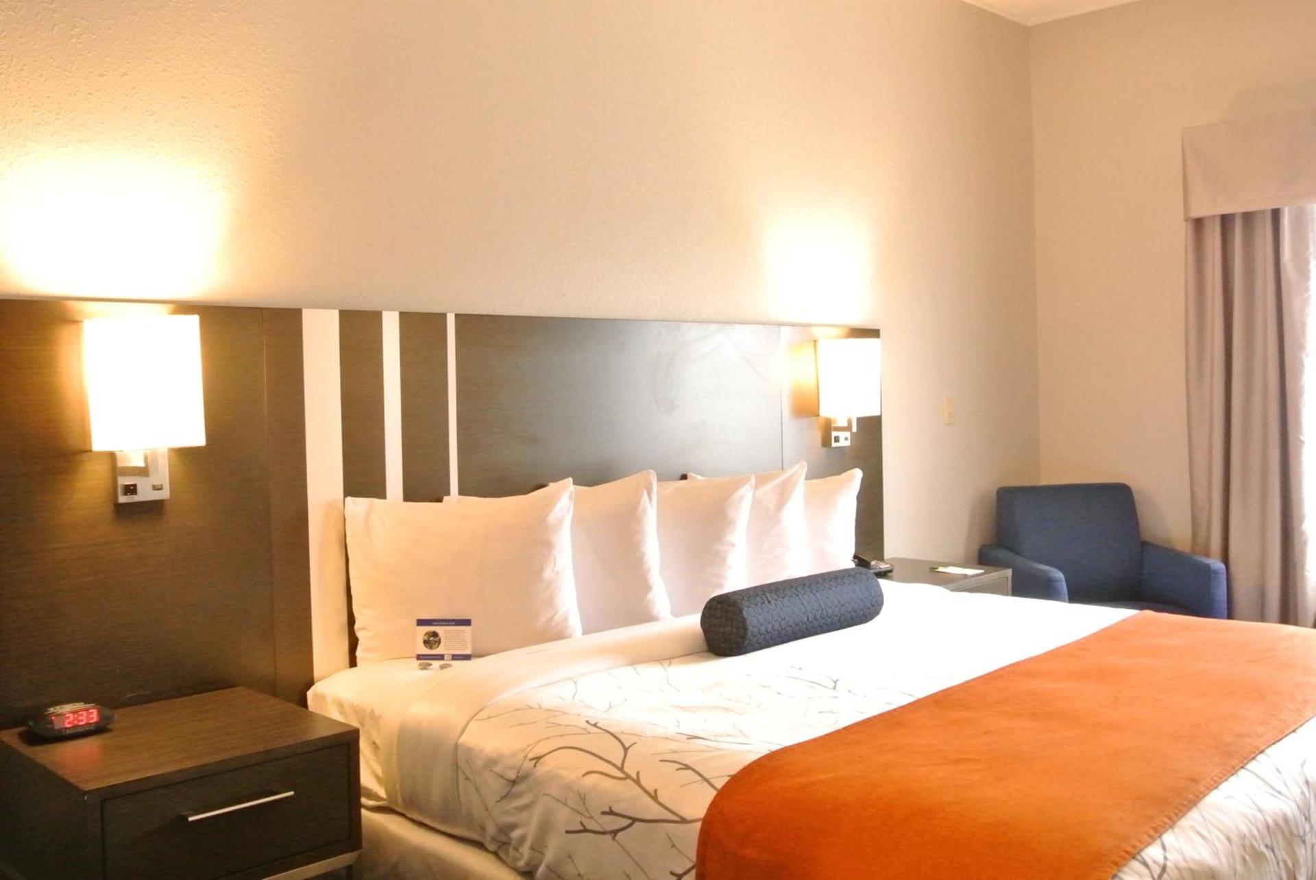 Guesthouse Inn & Suites Lexington photo 40