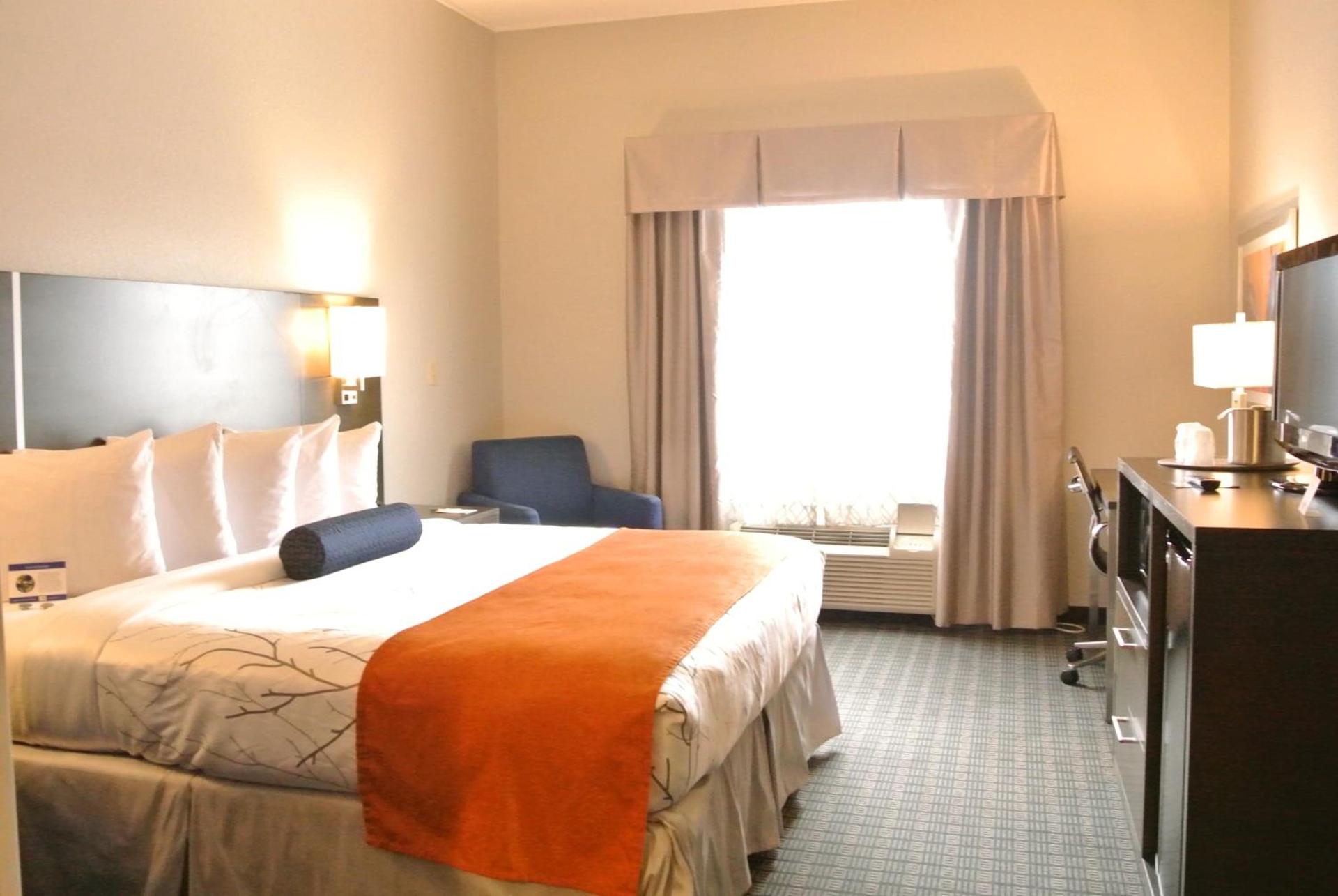 Guesthouse Inn & Suites Lexington photo 41