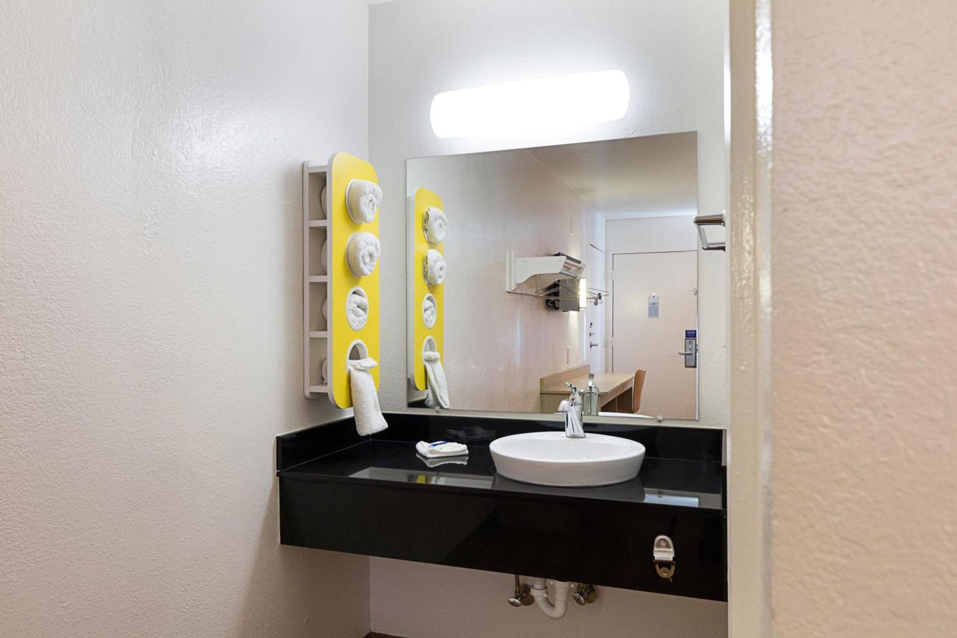 Motel 6-Mcallen, TX photo 18