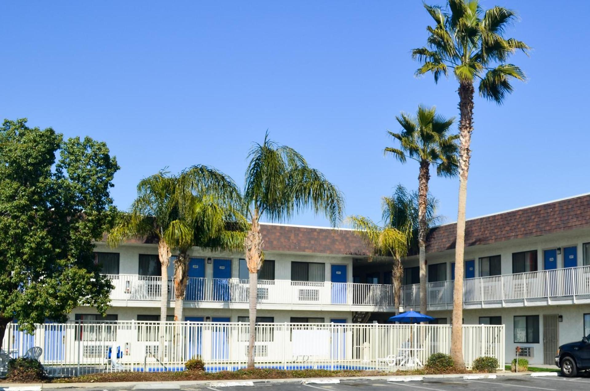 Motel 6 Lost Hills CA photo 43