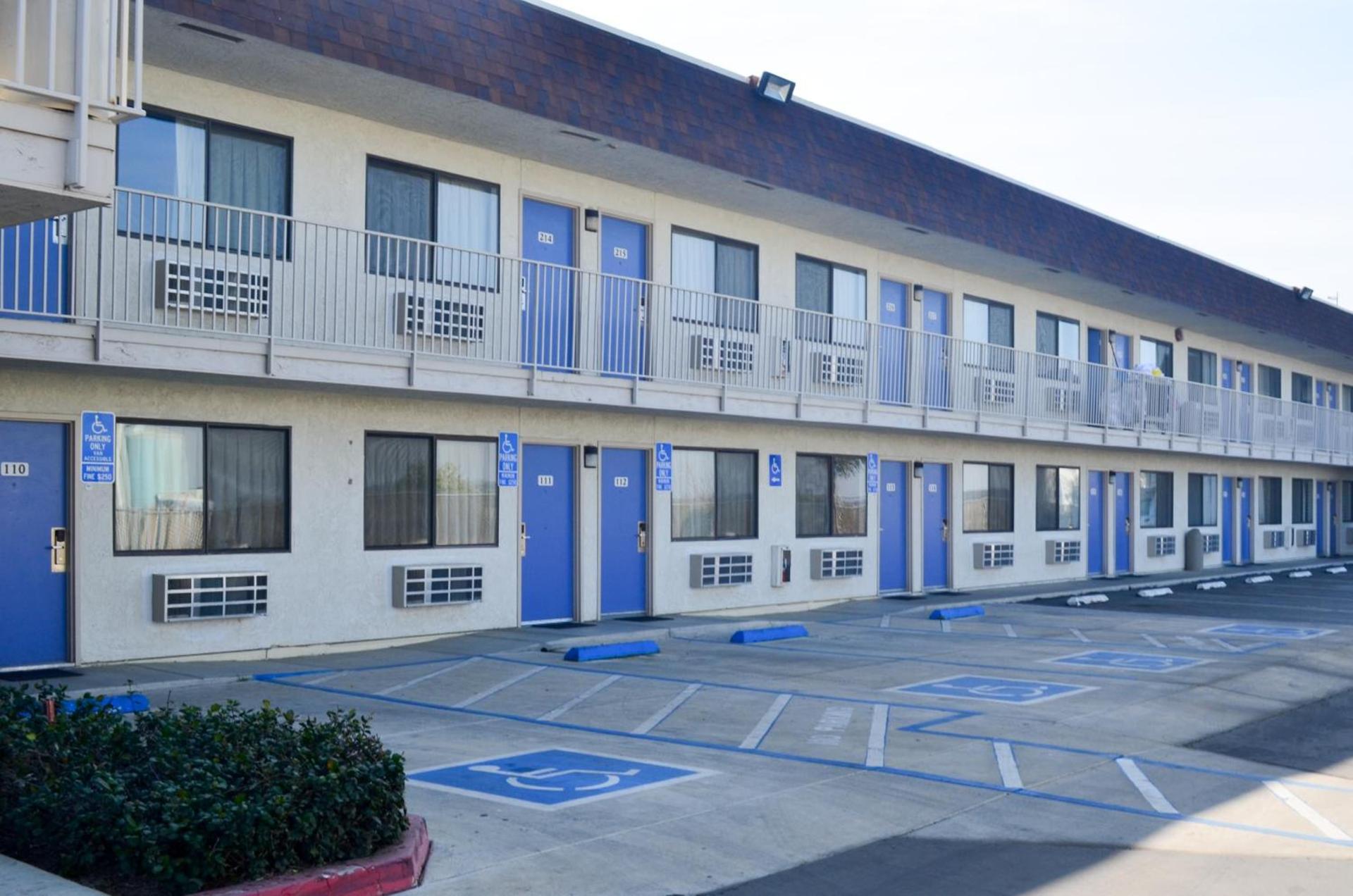 Motel 6 Lost Hills CA photo 46
