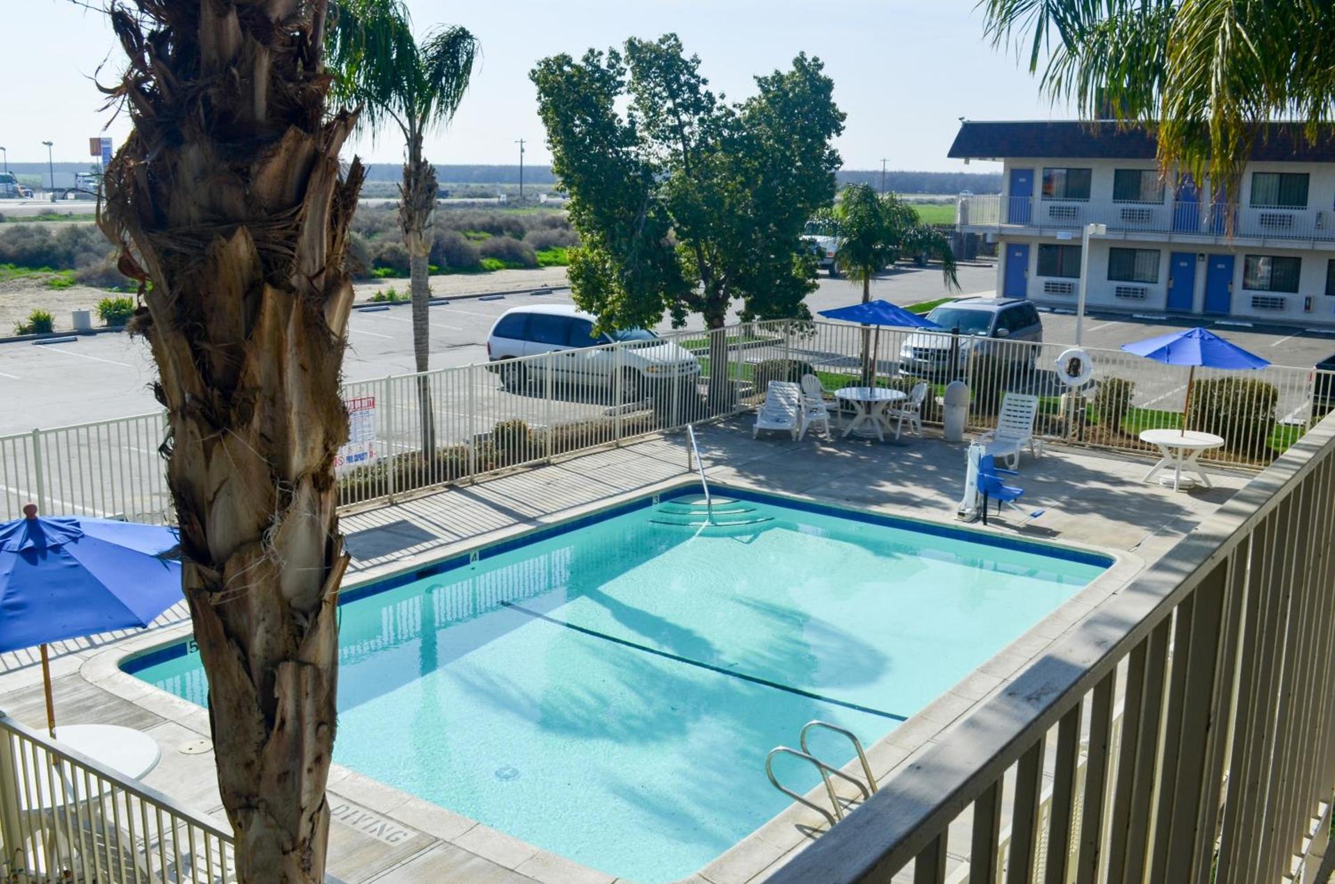 Motel 6 Lost Hills CA photo 44