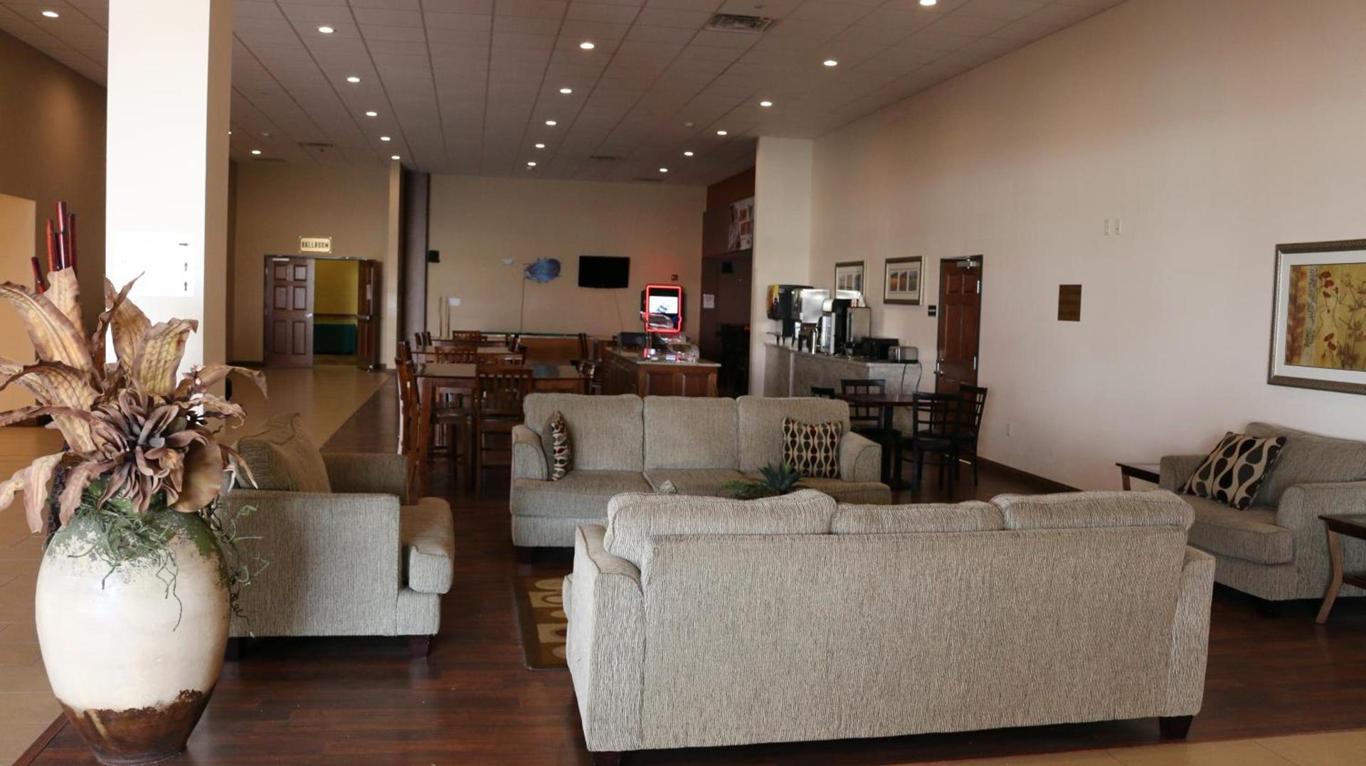 Astoria Hotel & Event Center photo 9