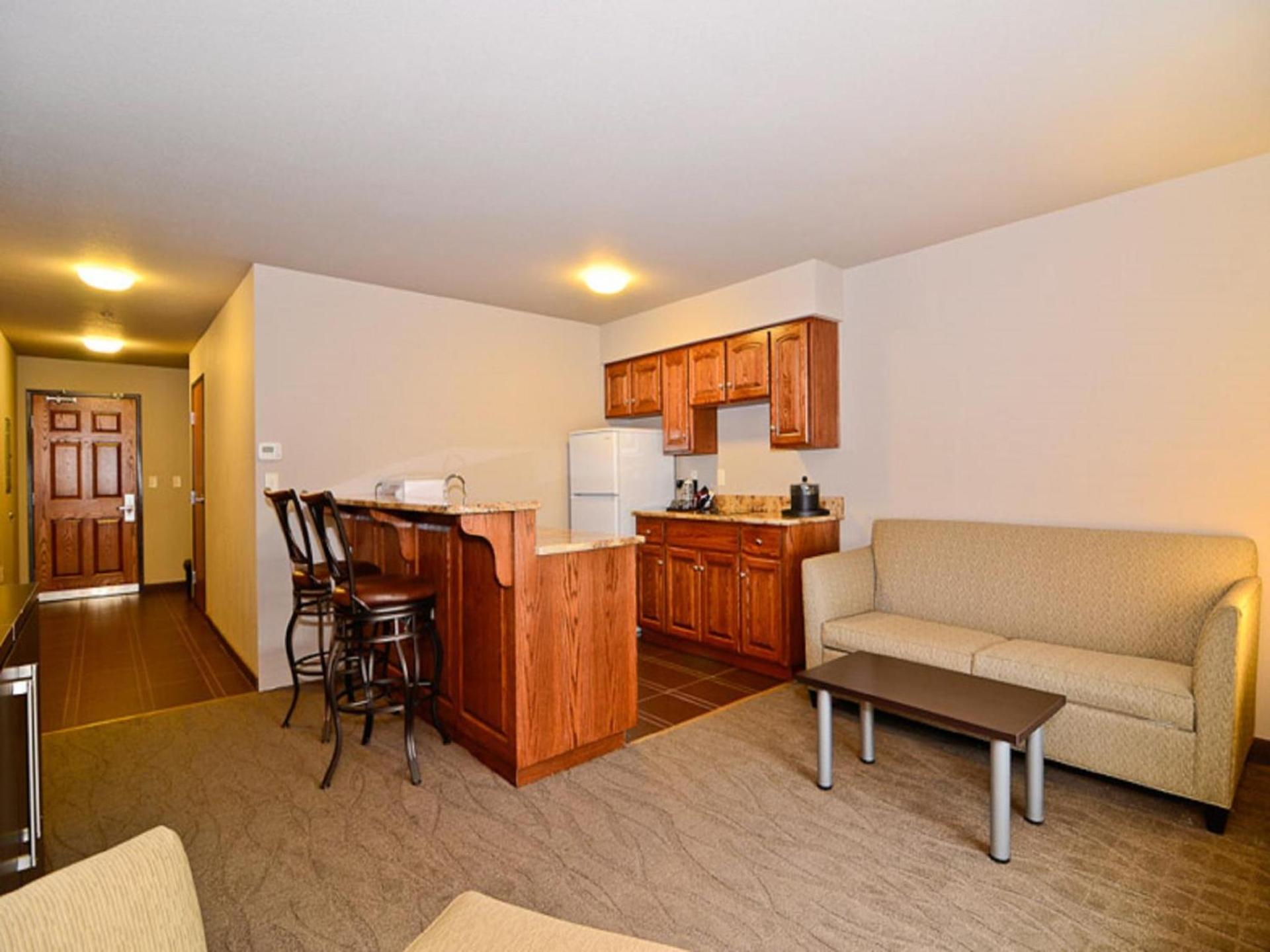 Astoria Hotel & Event Center photo 12