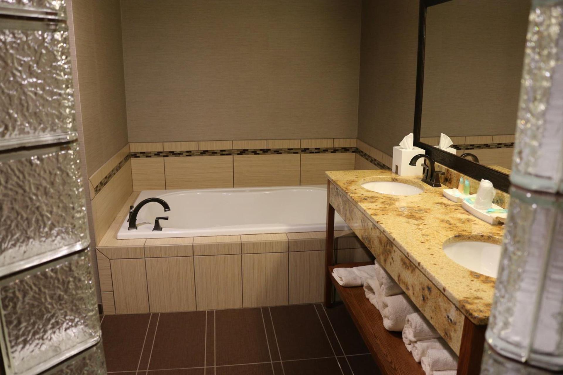 Astoria Hotel & Event Center photo 17