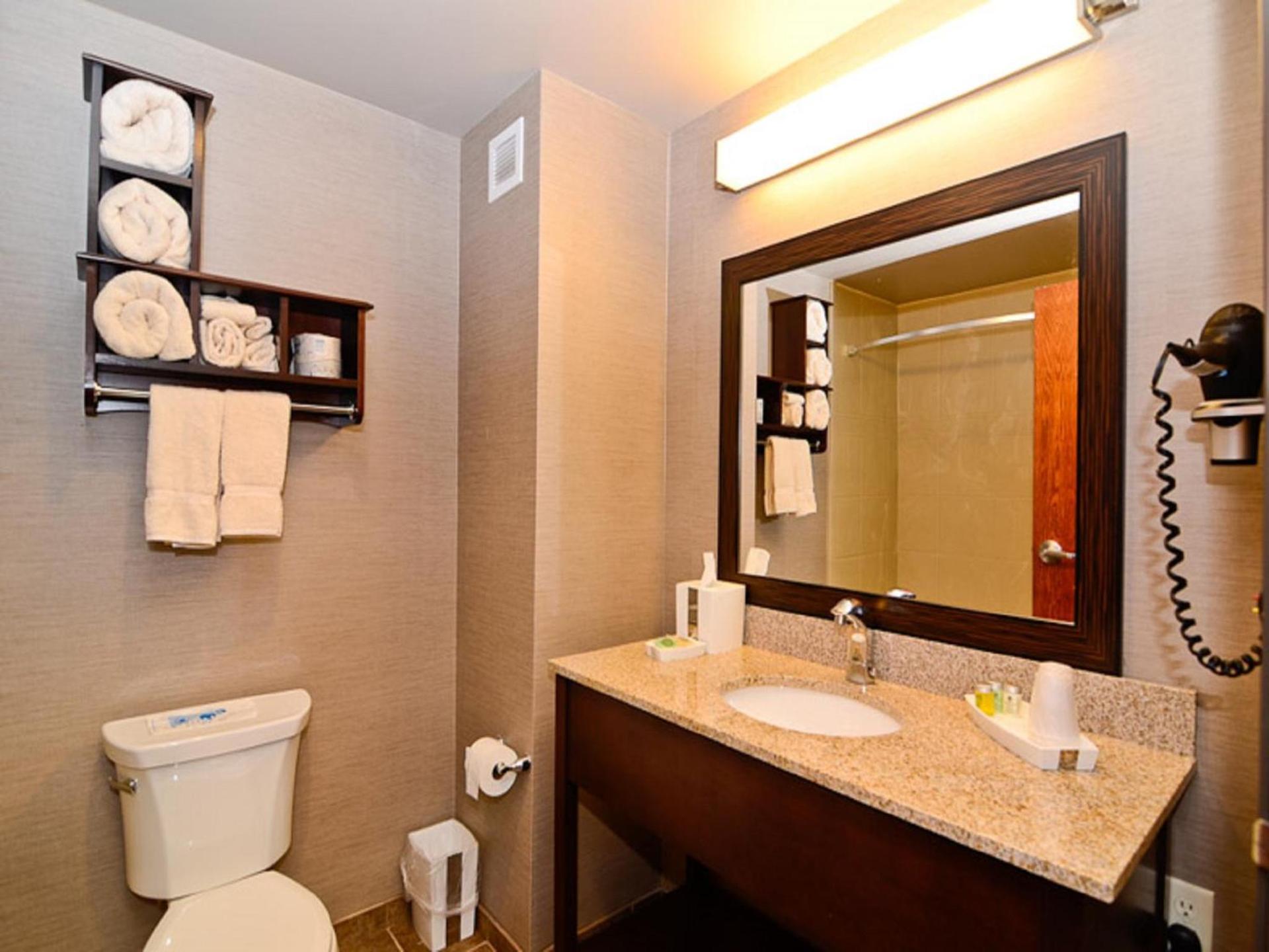 Astoria Hotel & Event Center photo 19