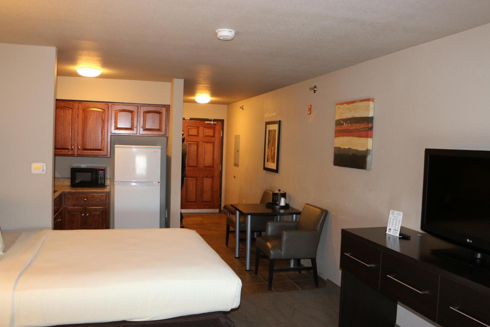 Astoria Hotel & Event Center photo 16