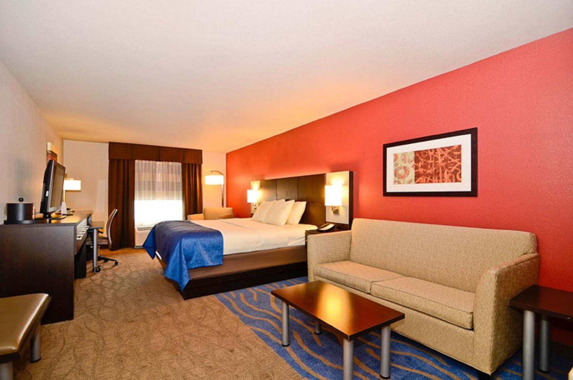 Astoria Hotel & Event Center photo 32