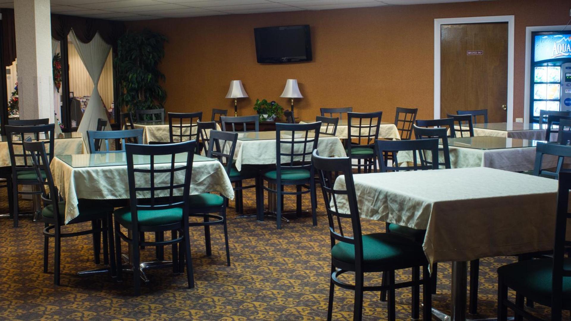 Ambassador Inn and Suites photo 11