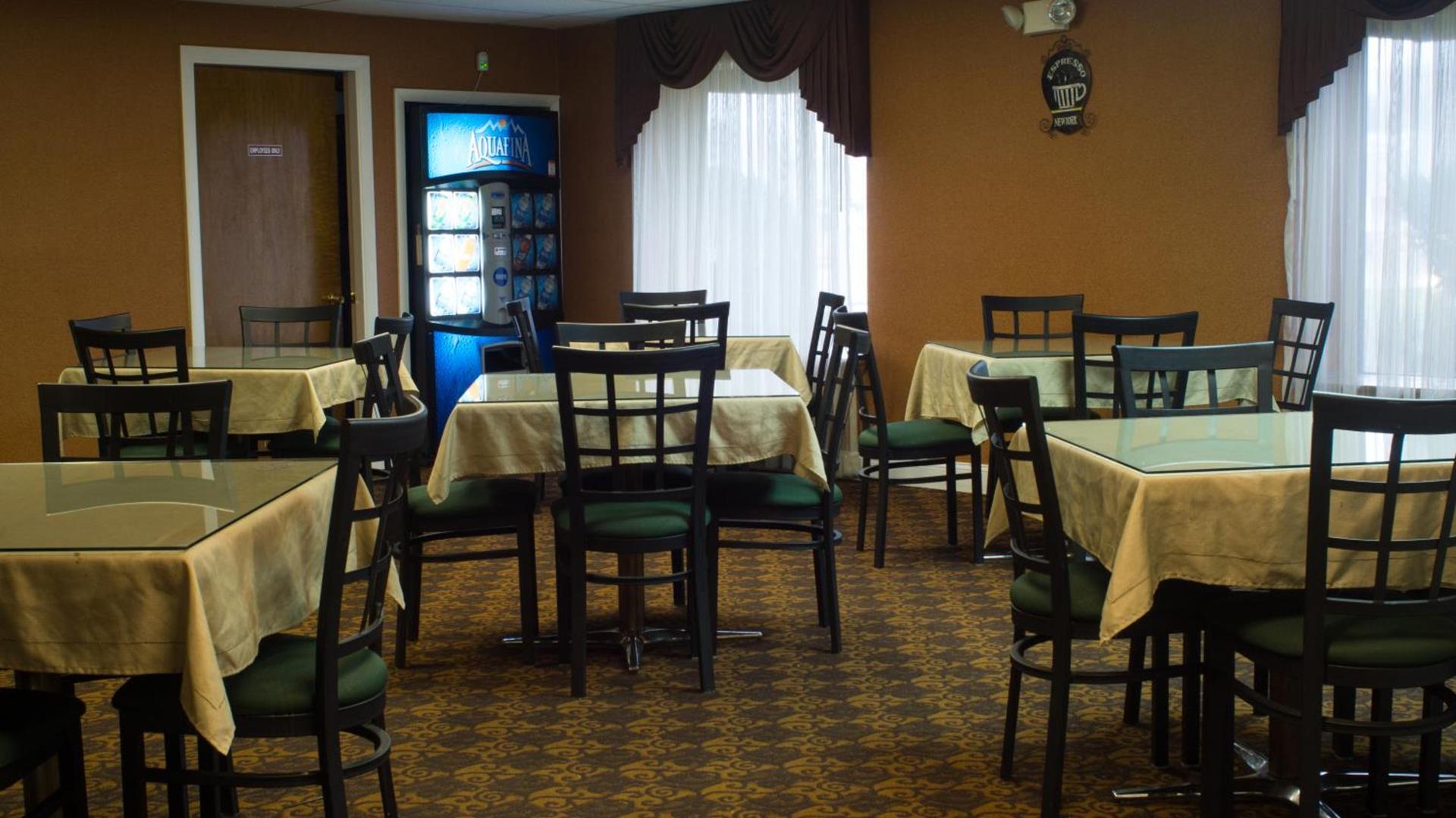 Ambassador Inn and Suites photo 12