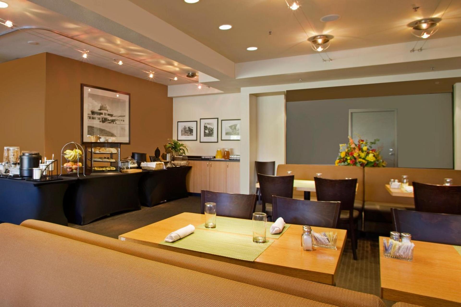 Radisson Hotel Portland Airport photo 65