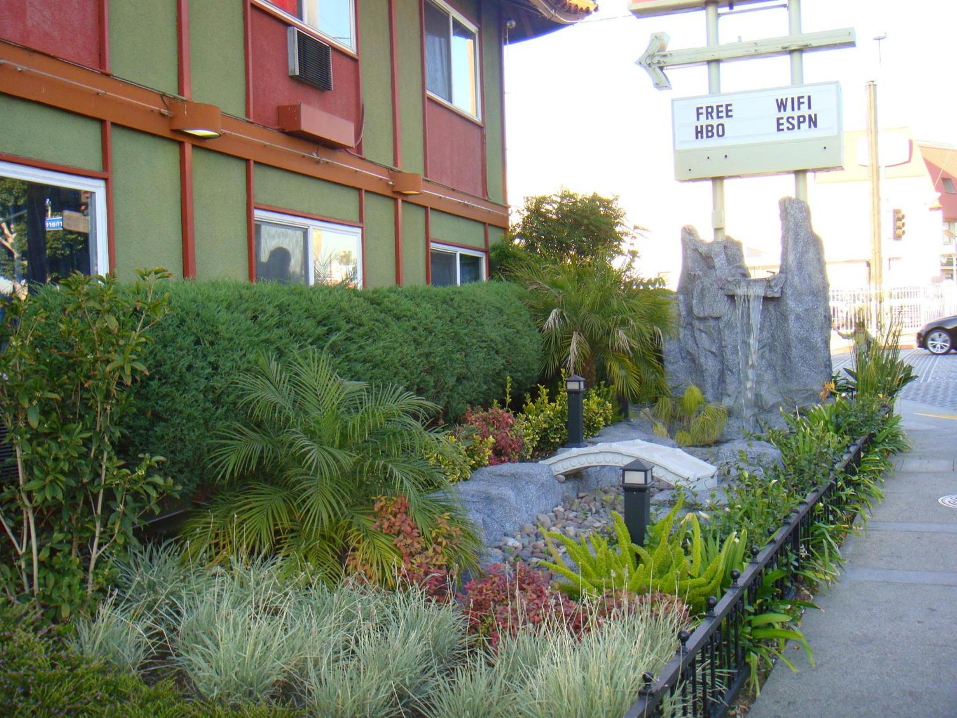 Royal Pagoda Motel Dodger Stadium photo 15