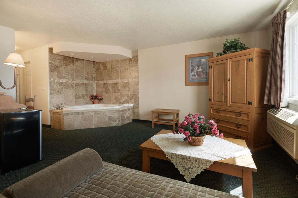 Columbine Inn and Suites photo 14