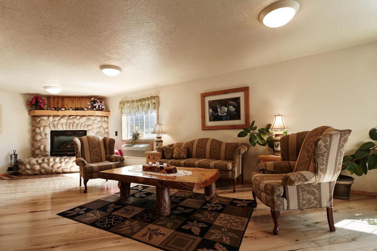 Columbine Inn and Suites photo 3