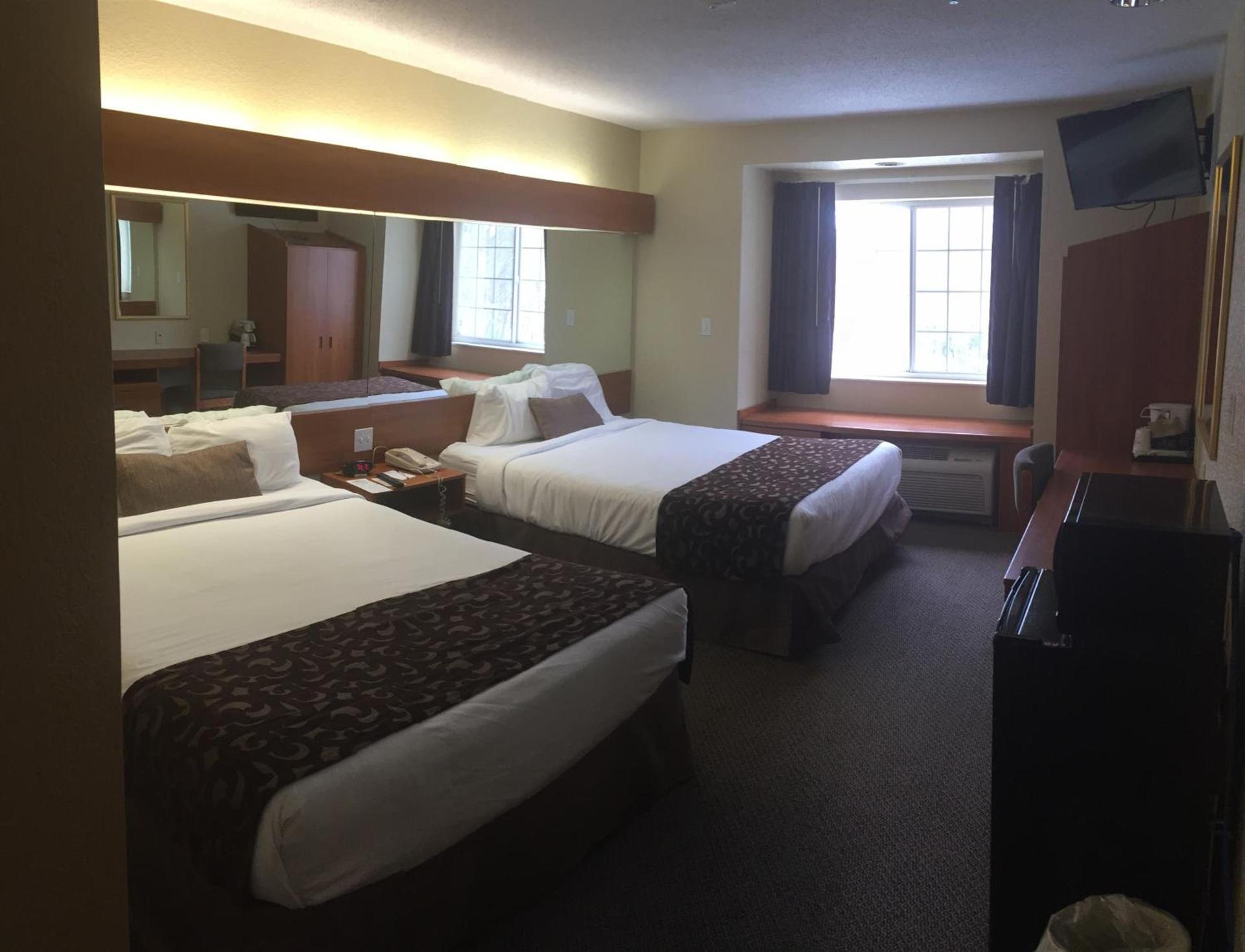 Microtel Inn & Suites Beckley East photo 16