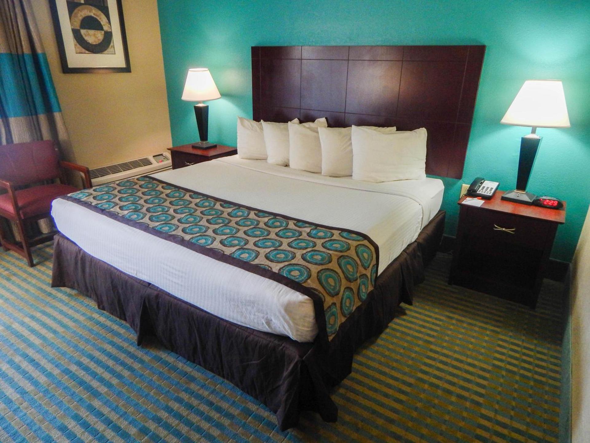 Howard Johnson by Wyndham Arlington Ballpark / Six Flags photo 27