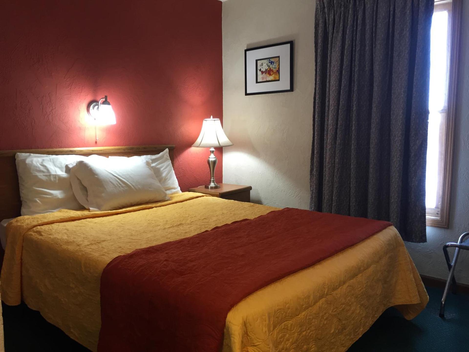 East Street Inn & Suites photo 17
