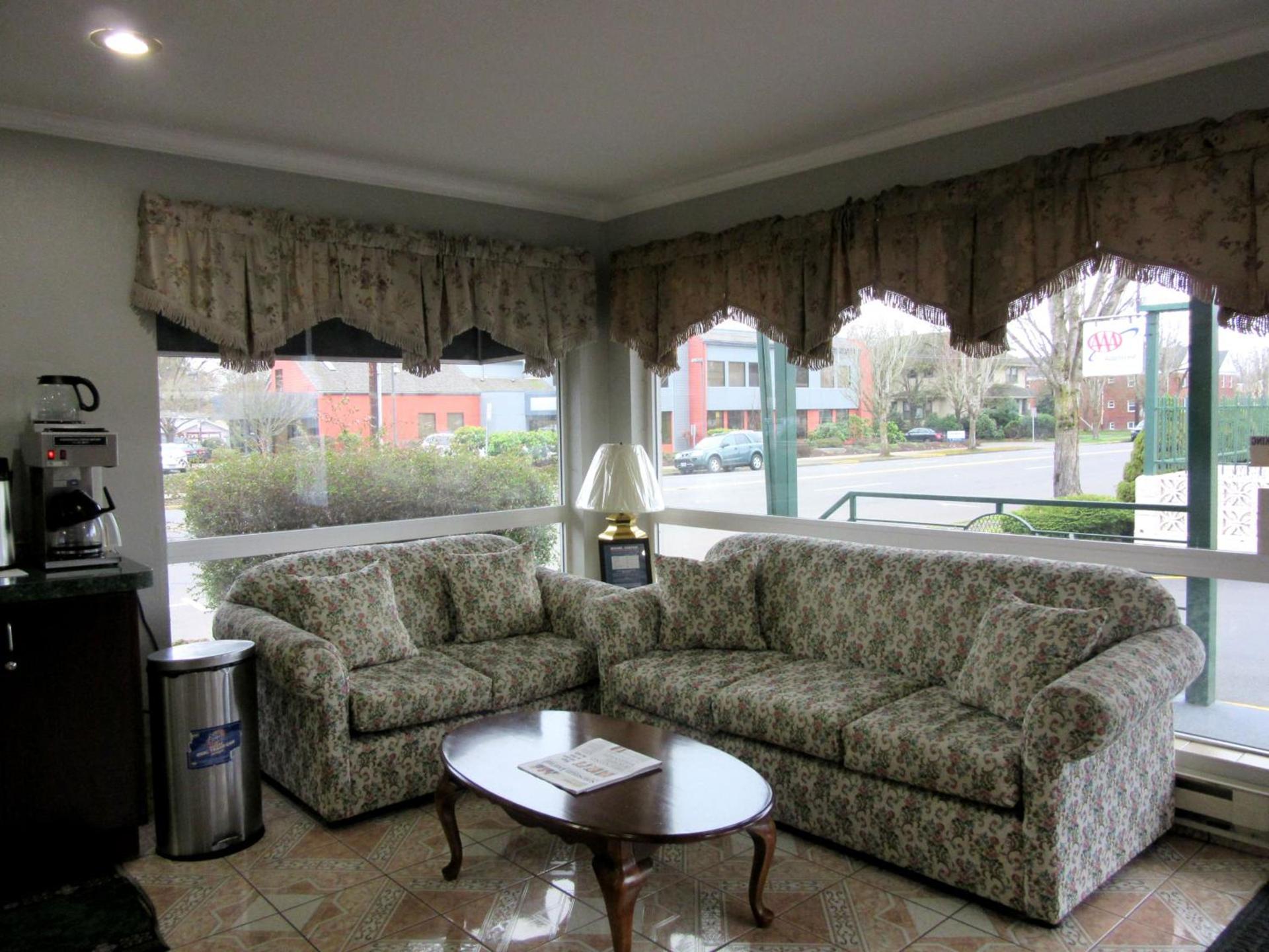 Knights Inn Salem photo 21