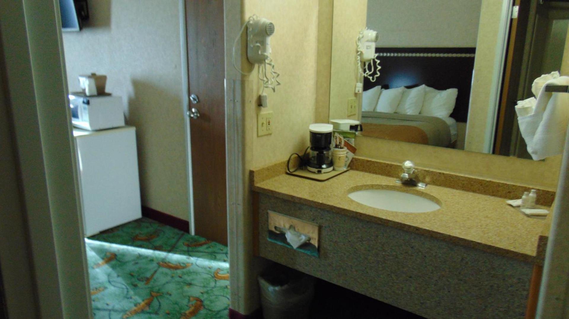 Best Western Montrose Inn photo 53