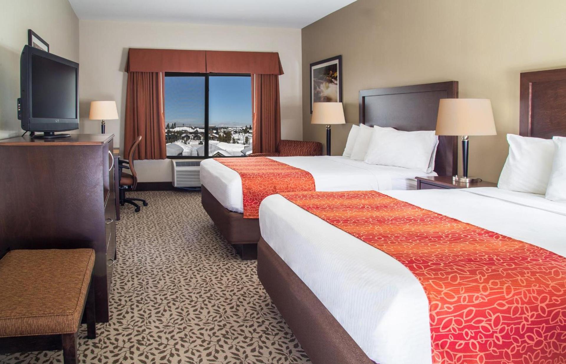 Gray Wolf Inn & Suites photo 41