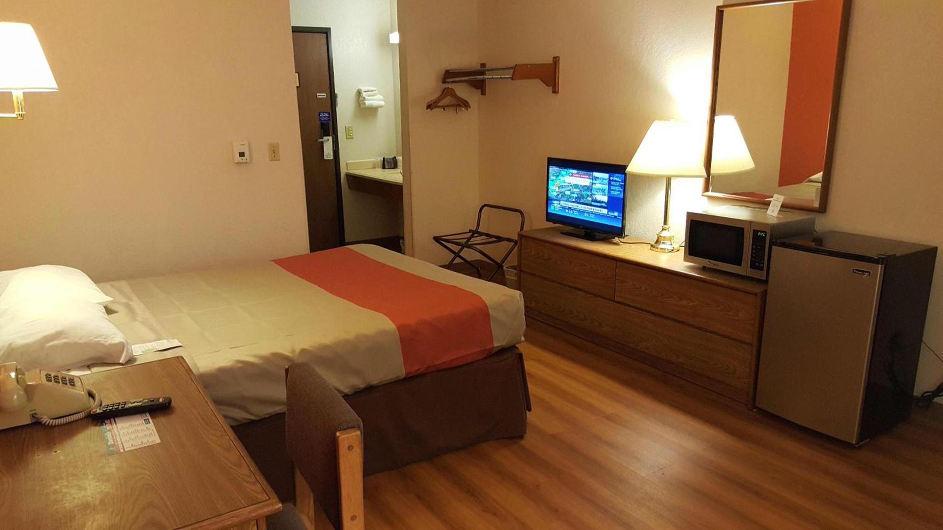 Motel 6-Saukville, WI photo 56