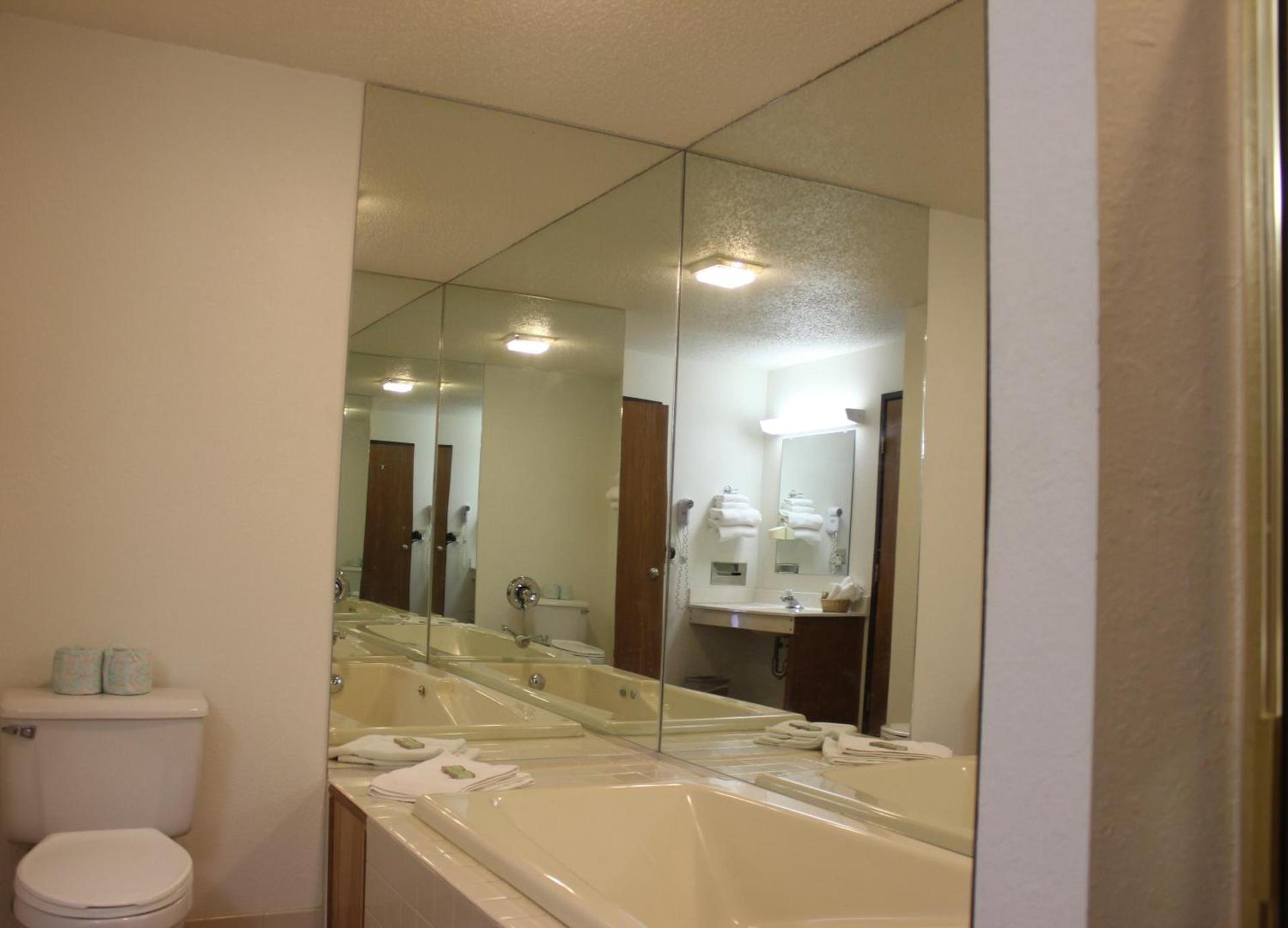Motel 6-Saukville, WI photo 48