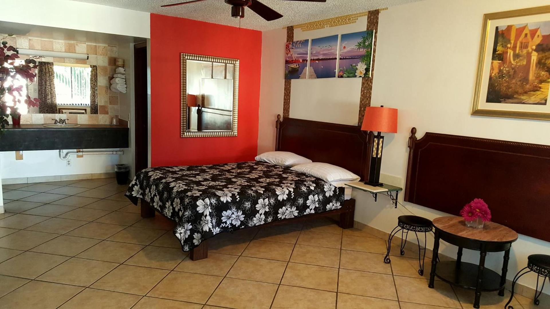 Lago Motor Inn photo 20