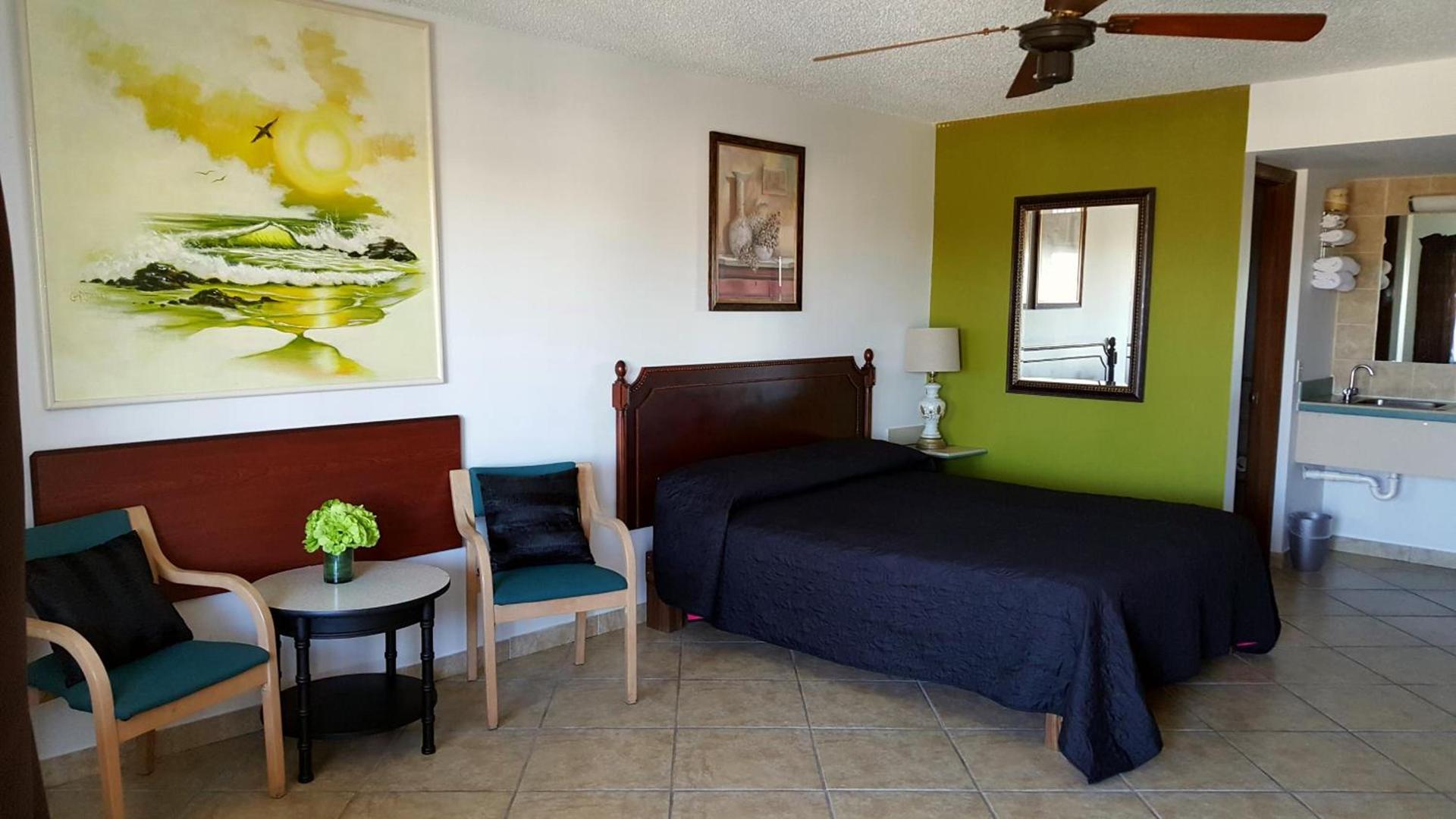 Lago Motor Inn photo 21