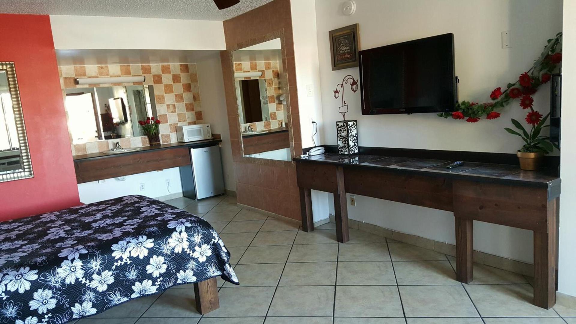 Lago Motor Inn photo 22