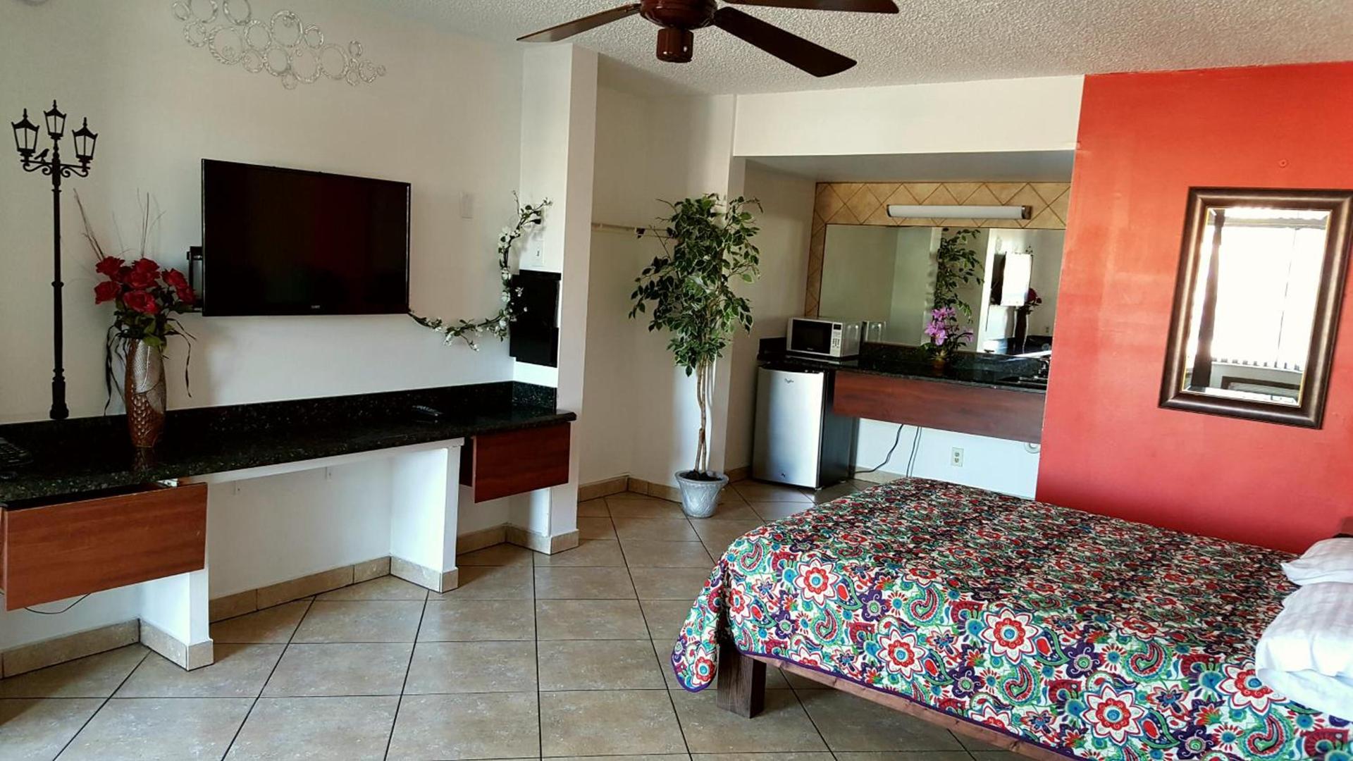 Lago Motor Inn photo 25