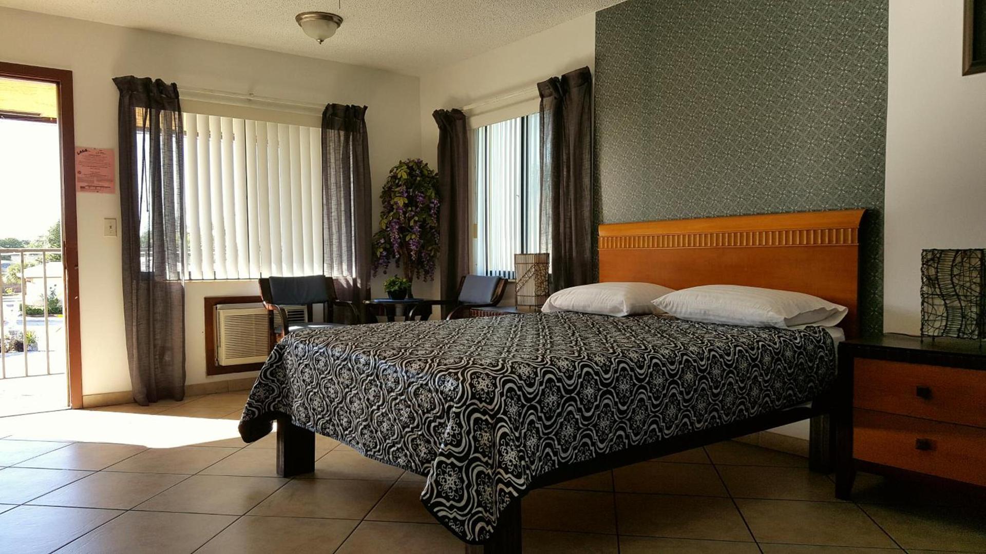 Lago Motor Inn photo 5