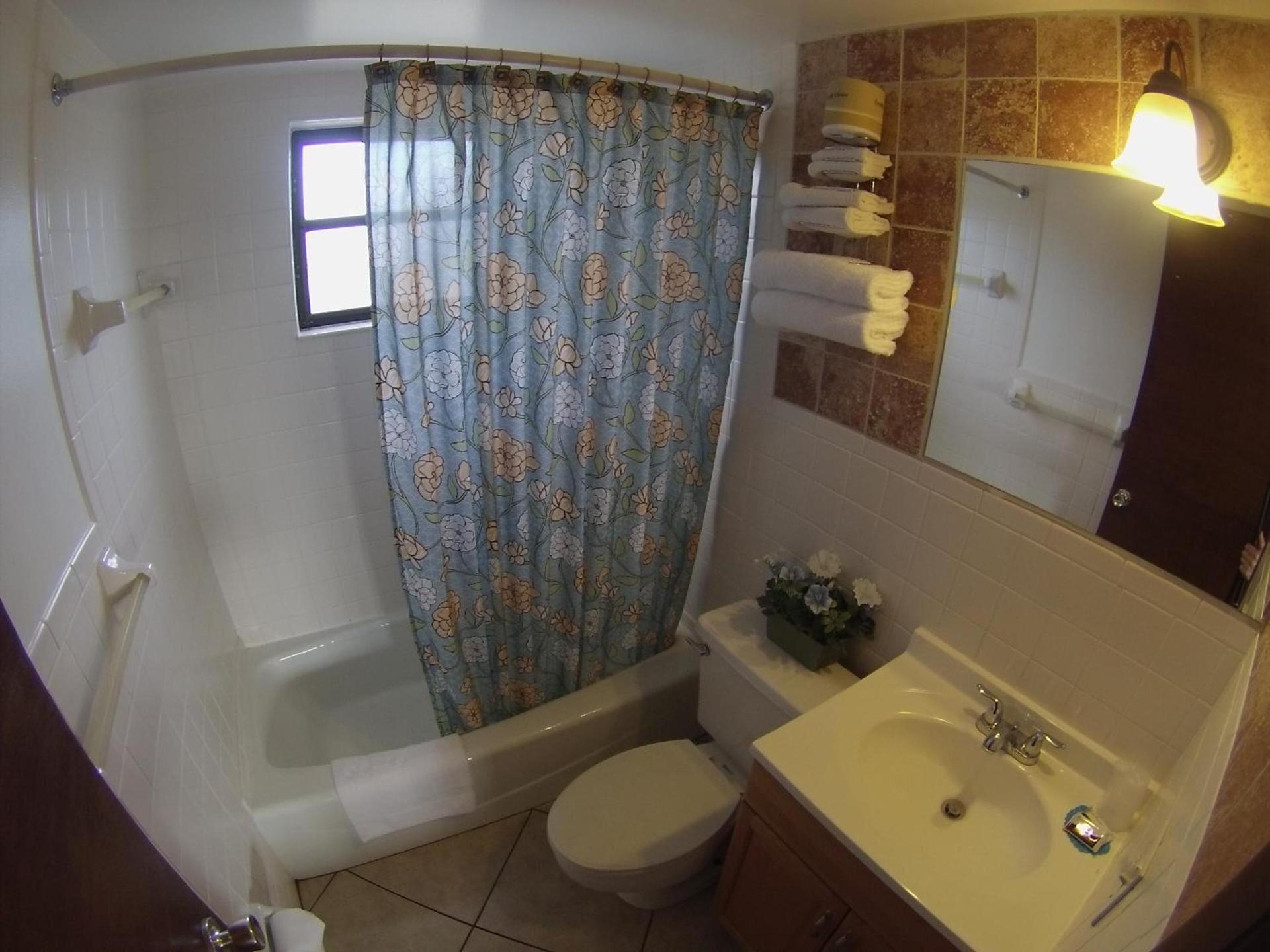 Lago Motor Inn photo 32