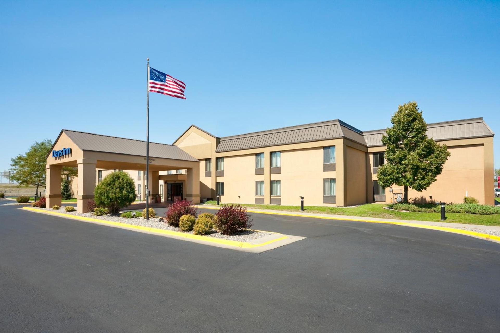 Days Inn by Wyndham Fargo - West Acres photo 16