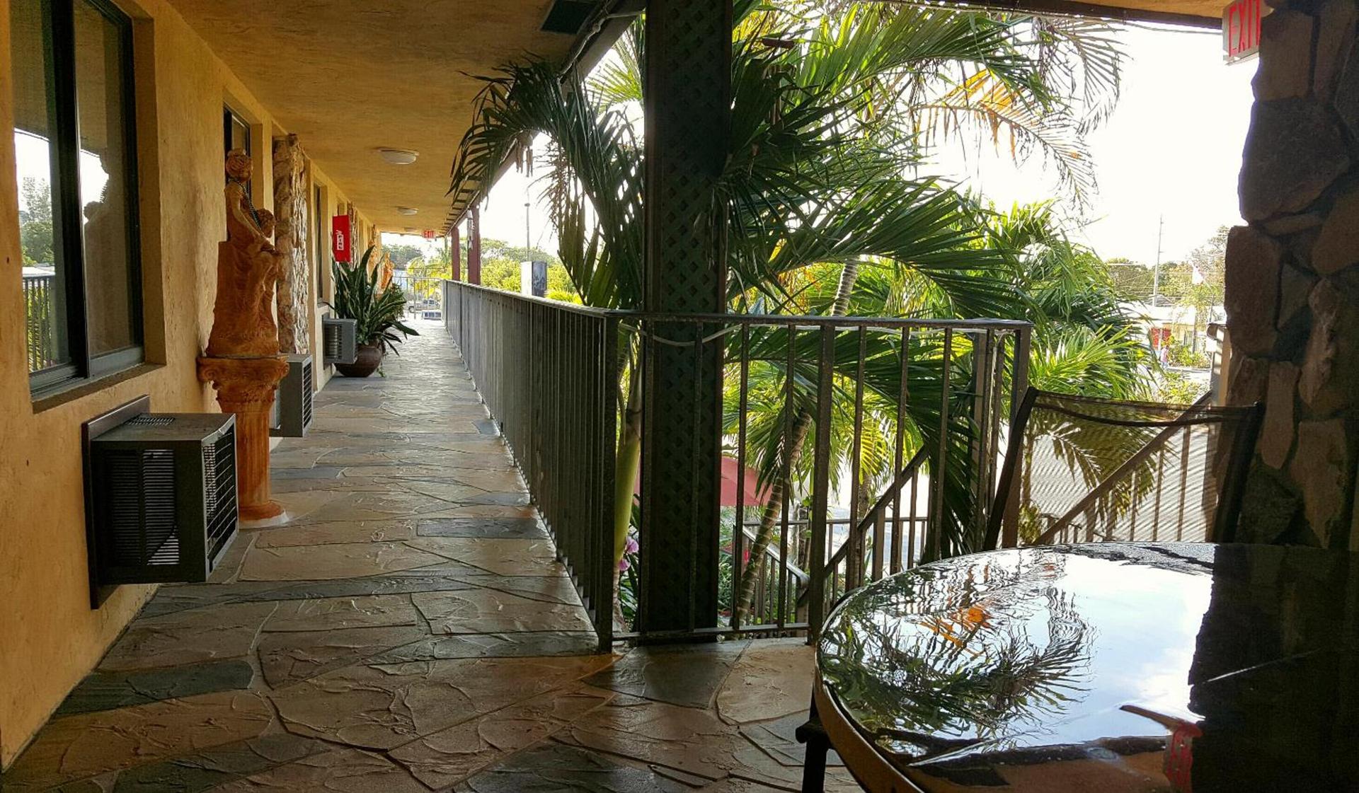Lago Motor Inn photo 14