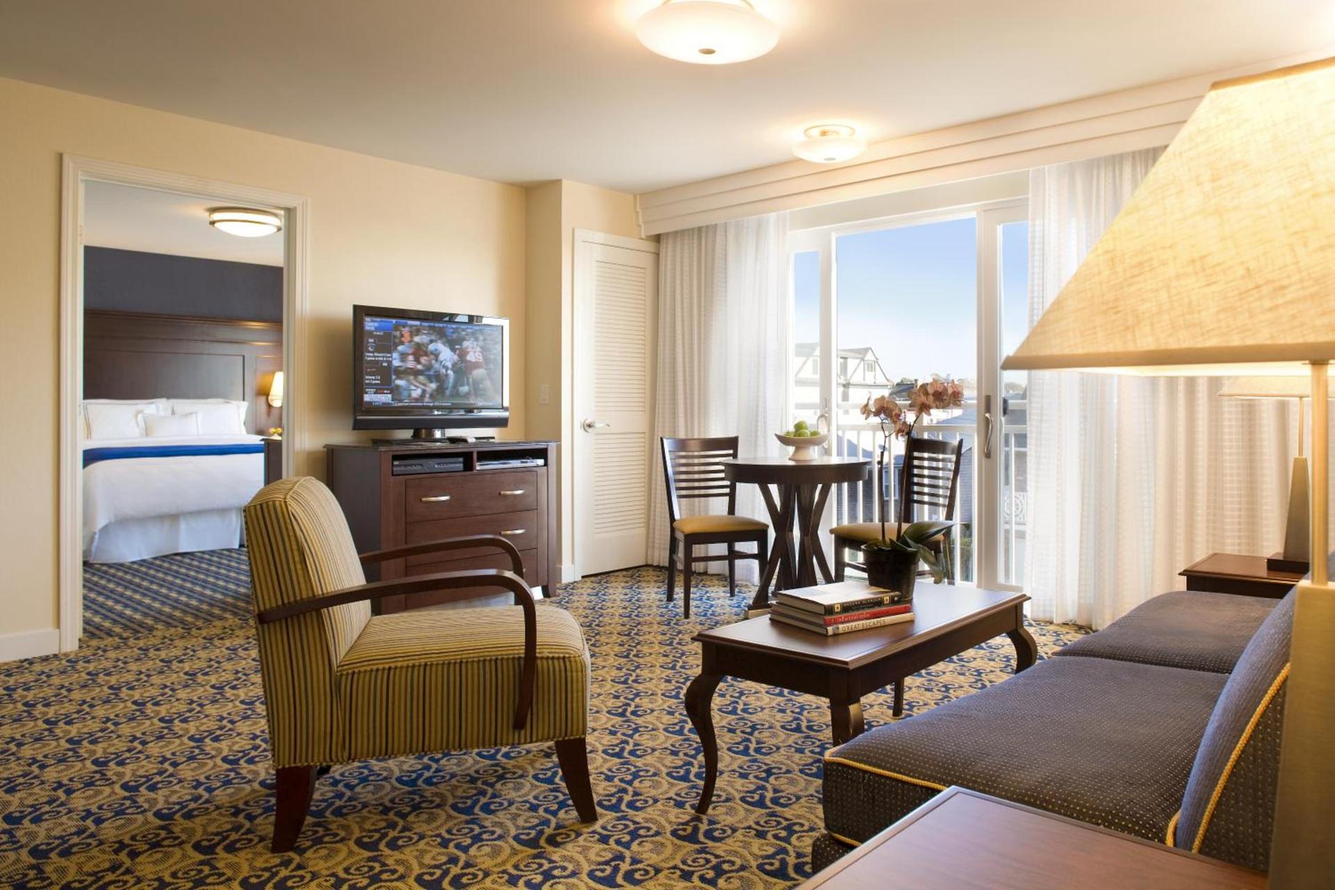 Newport Beach Hotel & Suites photo 32