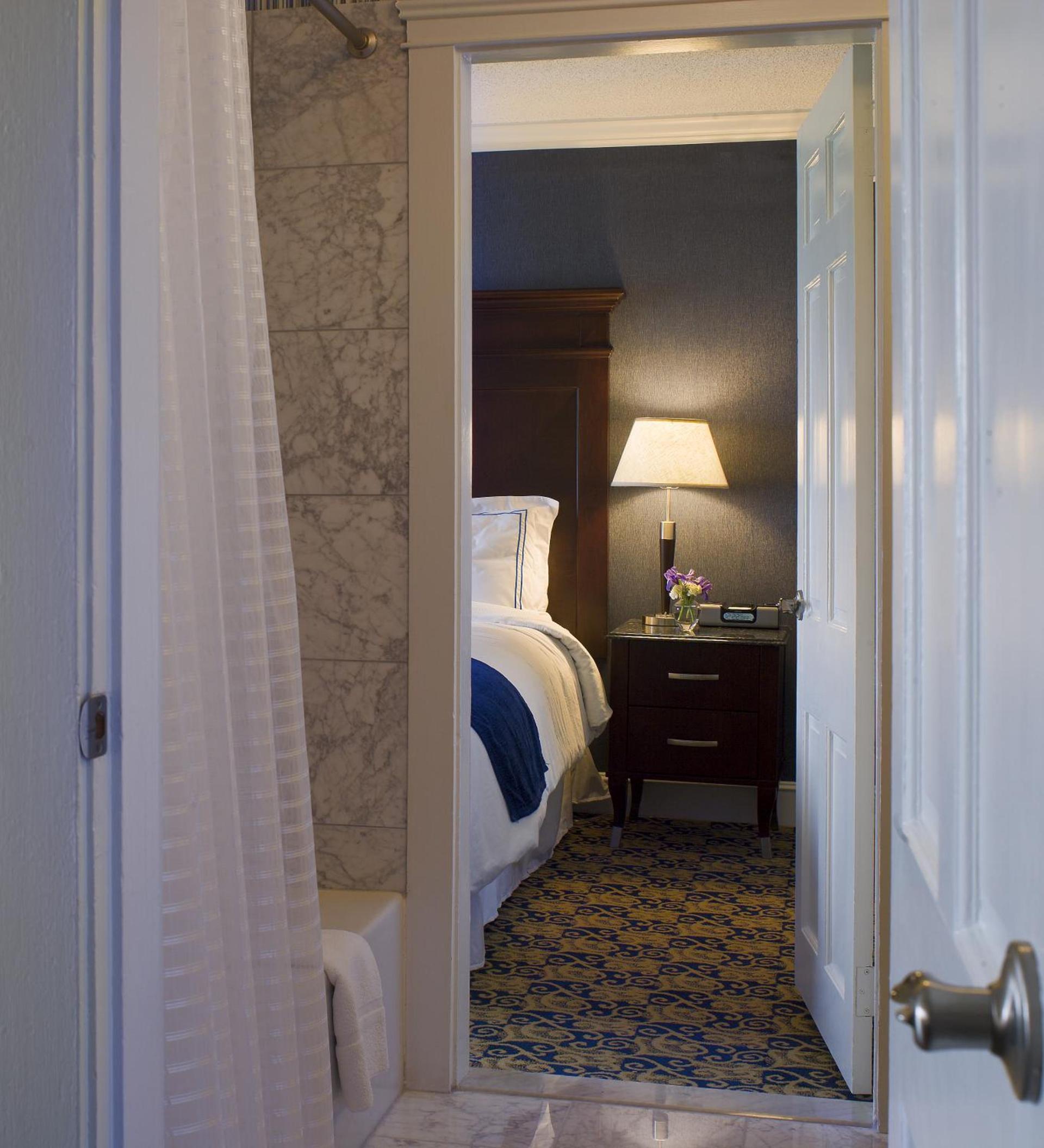 Newport Beach Hotel & Suites photo 33