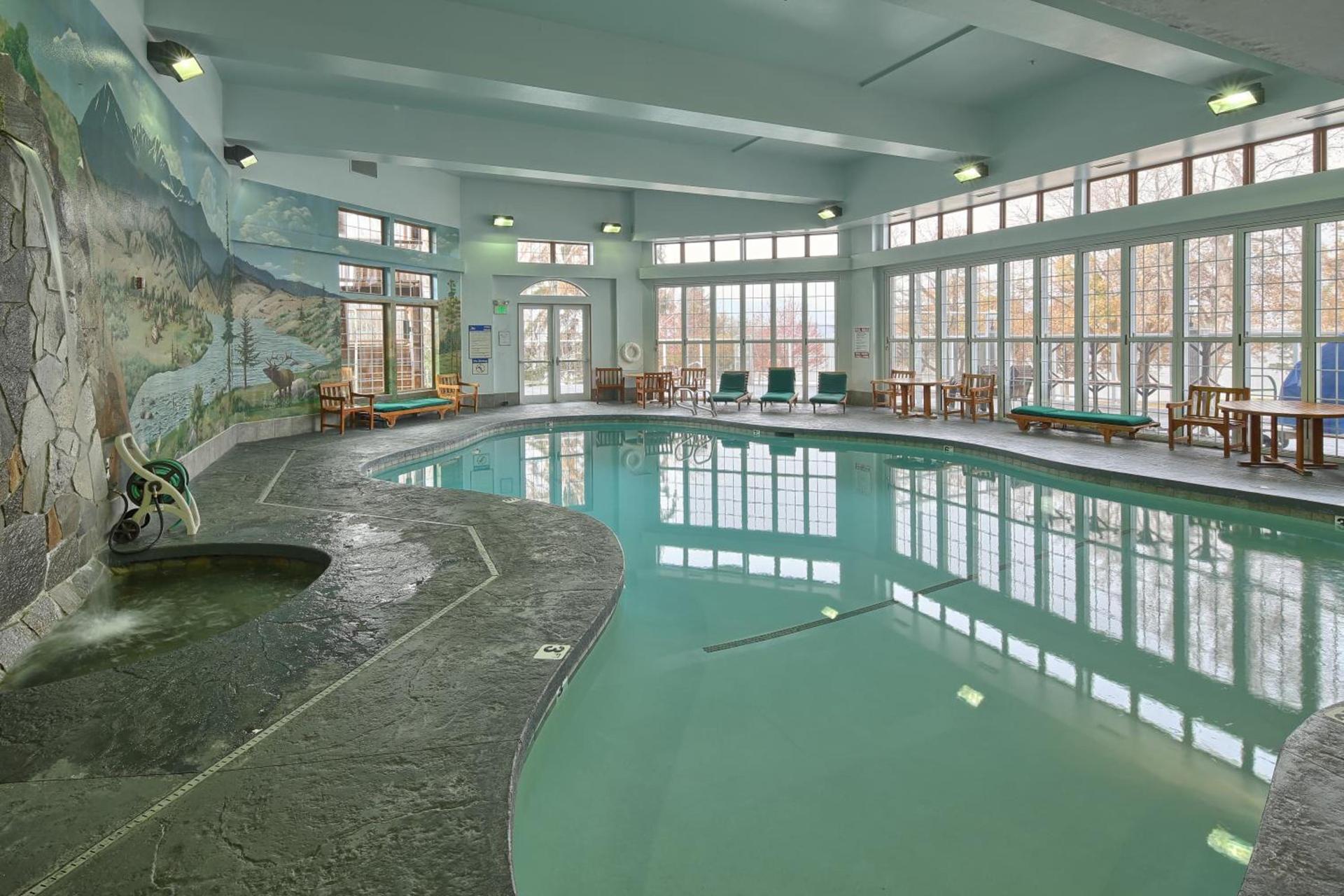 Lakeside Lodge and Suites photo 54