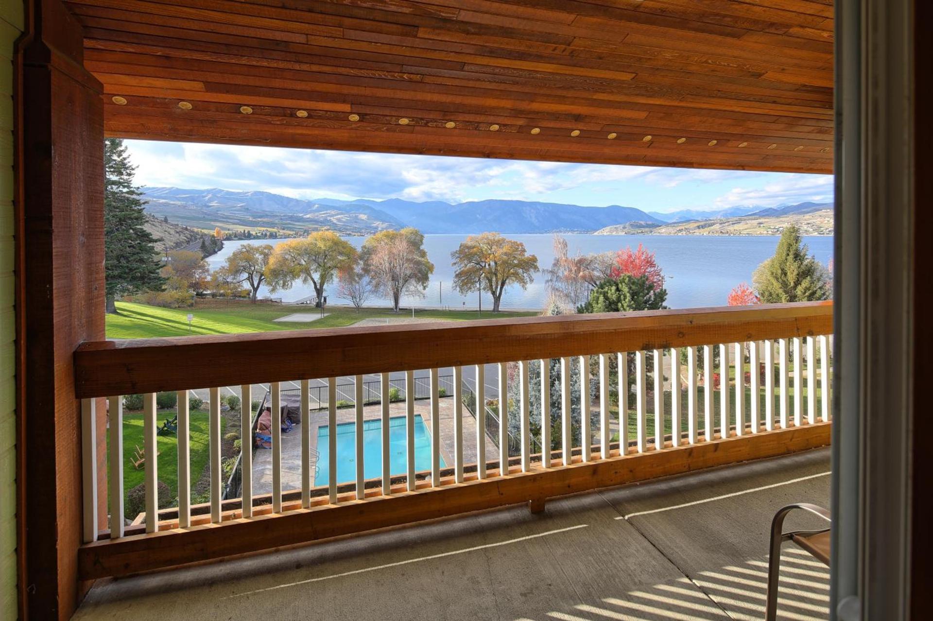 Lakeside Lodge and Suites photo 50