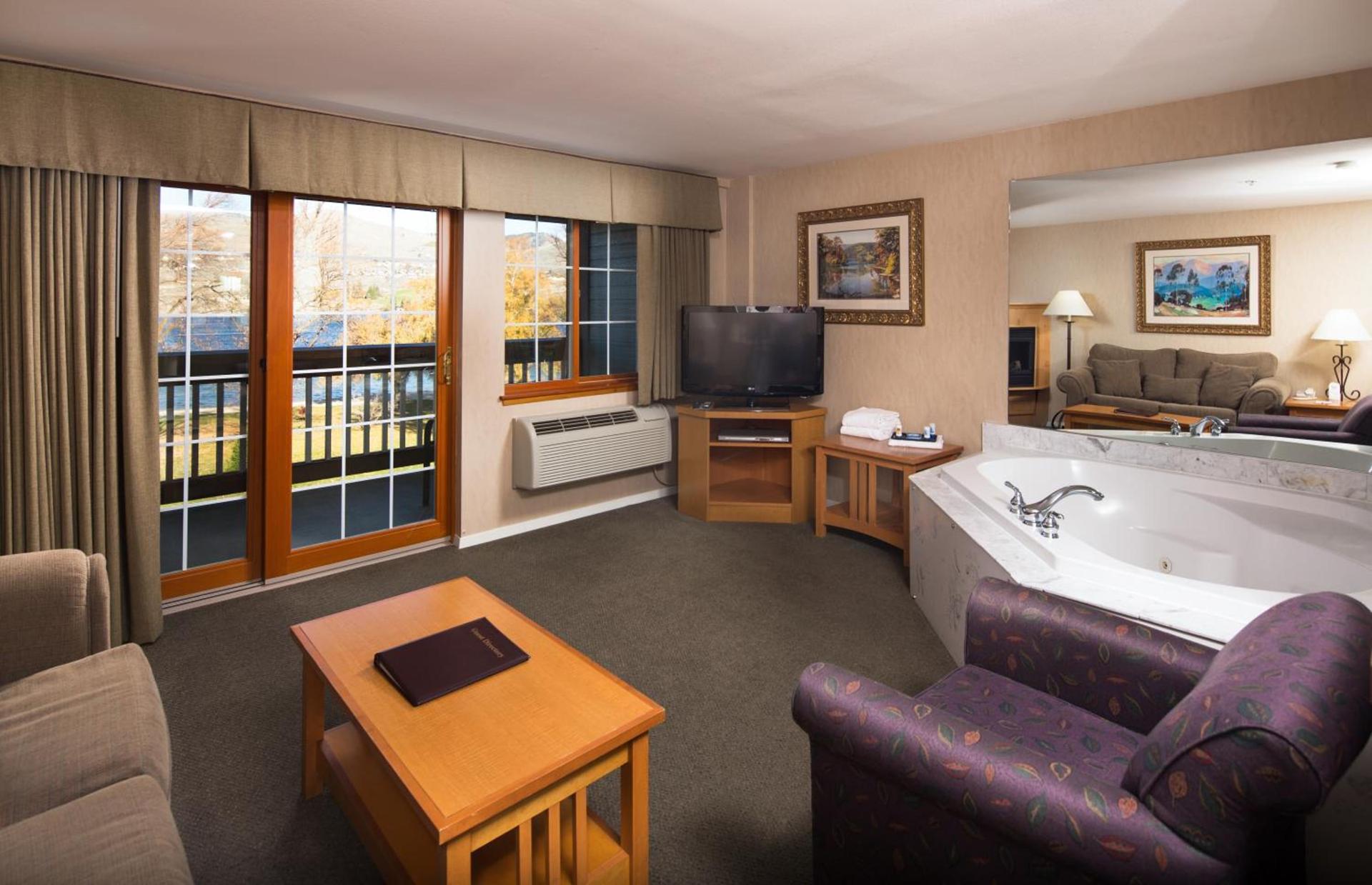 Lakeside Lodge and Suites photo 52