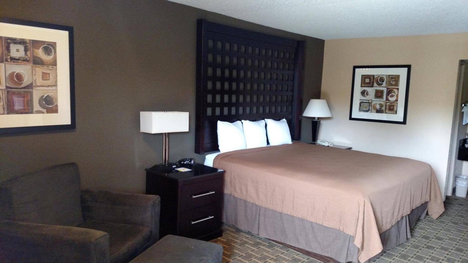 Super 8 by Wyndham Atoka photo 44