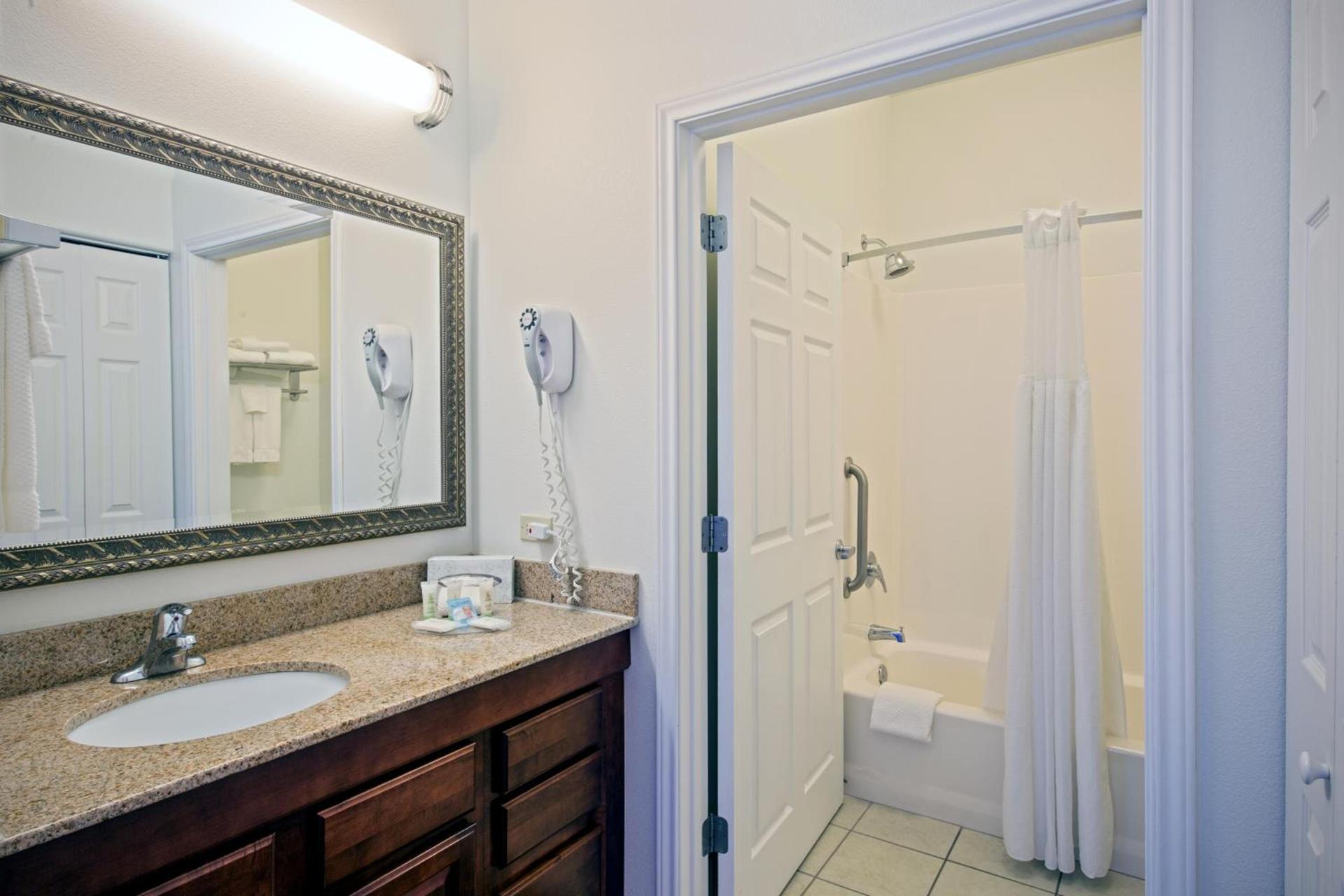 Staybridge Suites Rockford by IHG photo 5